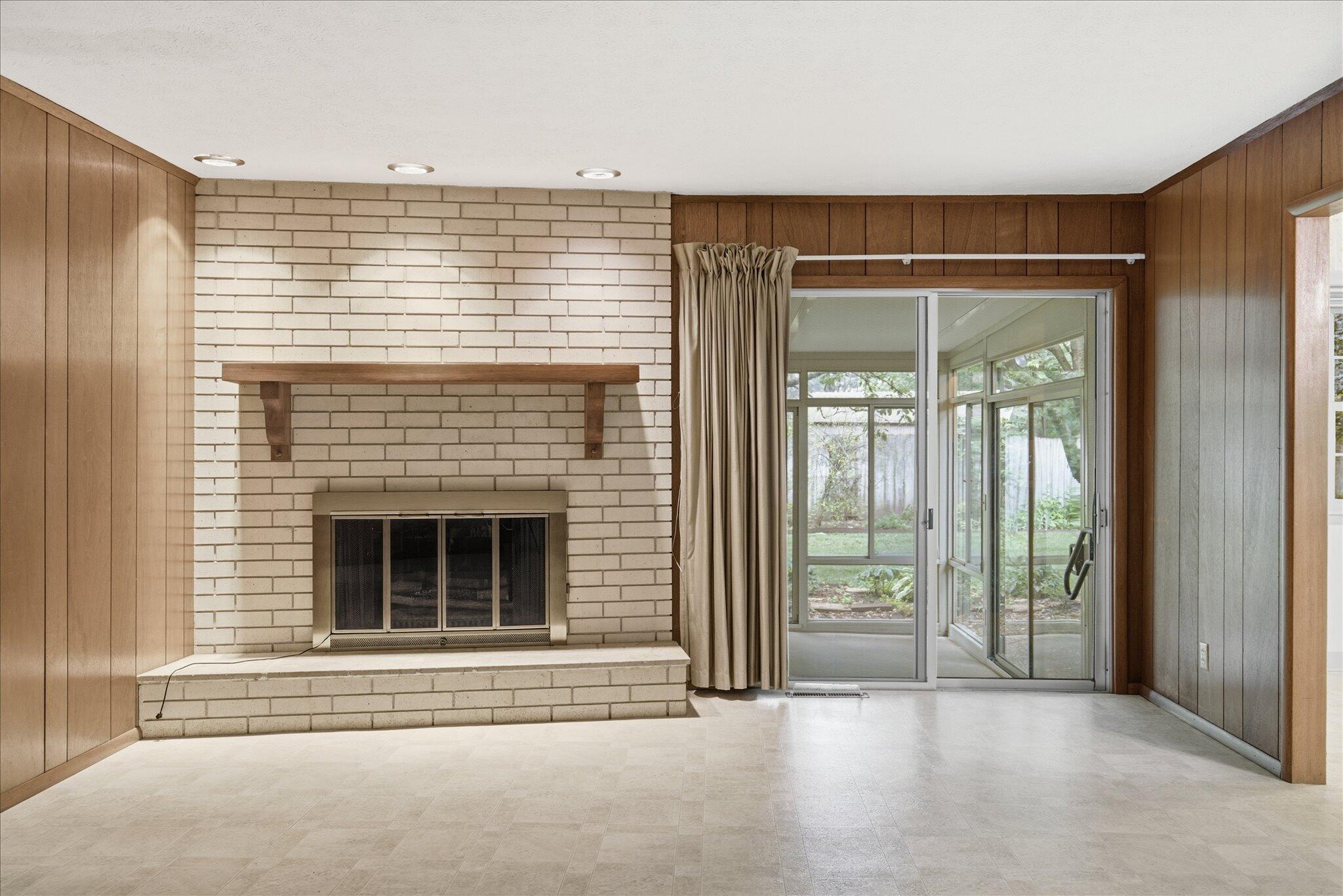 1860 East Meadow Drive Property Photo 12