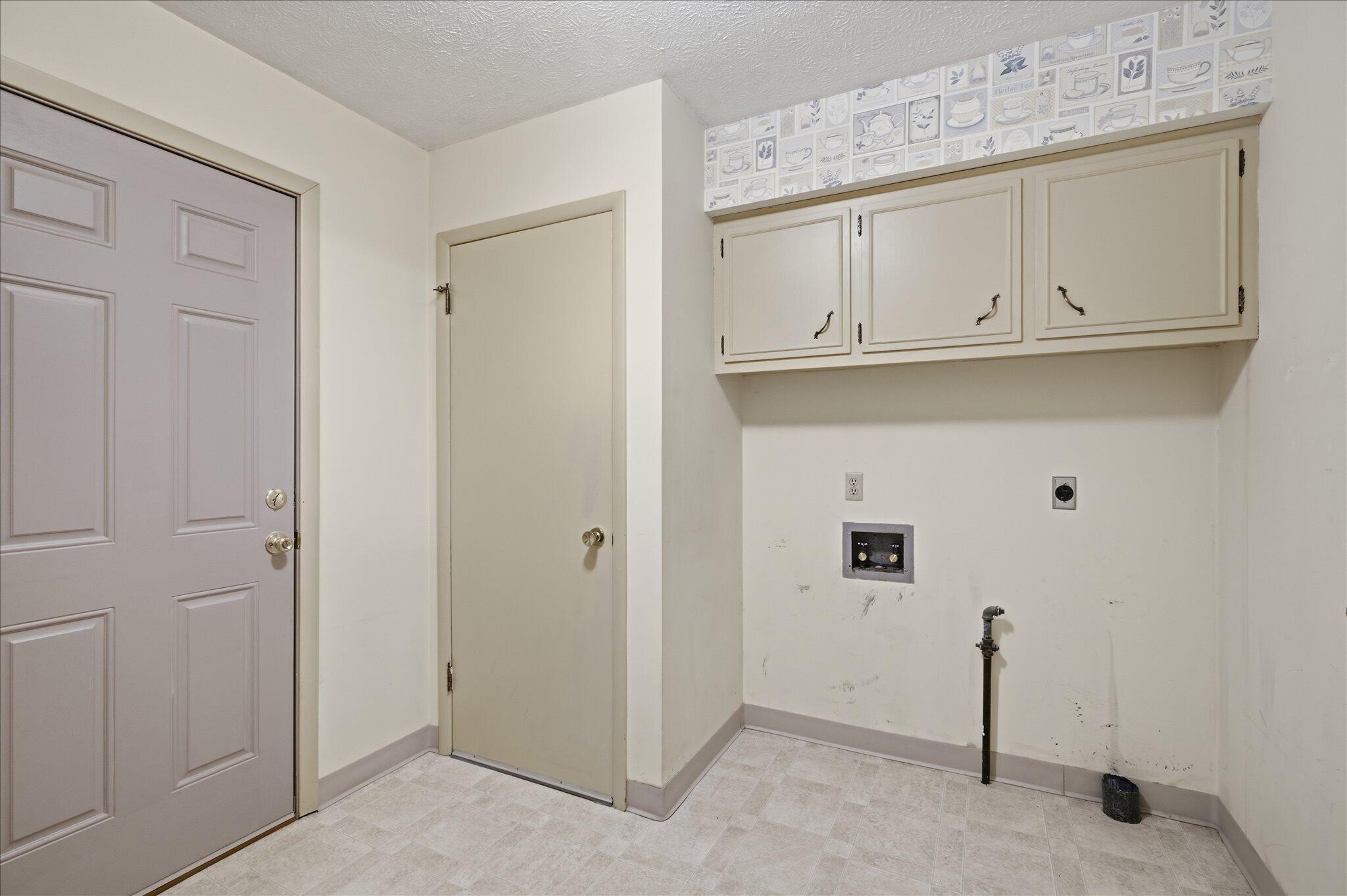 1860 East Meadow Drive Property Photo 13