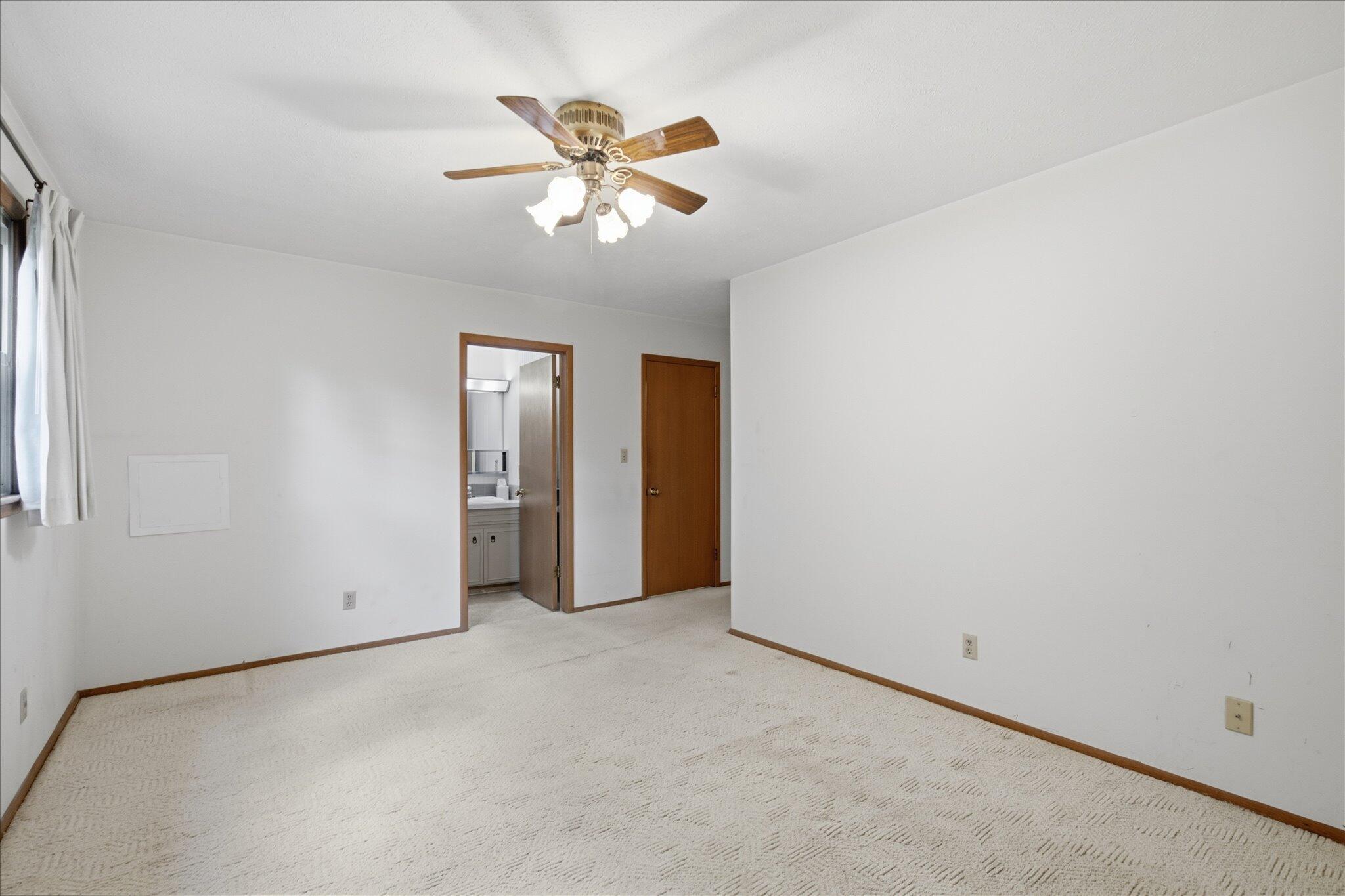 1860 East Meadow Drive Property Photo 16