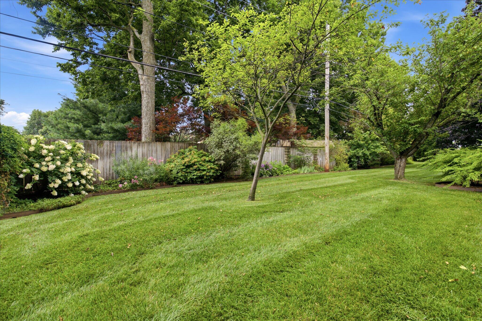 1860 East Meadow Drive Property Photo 28