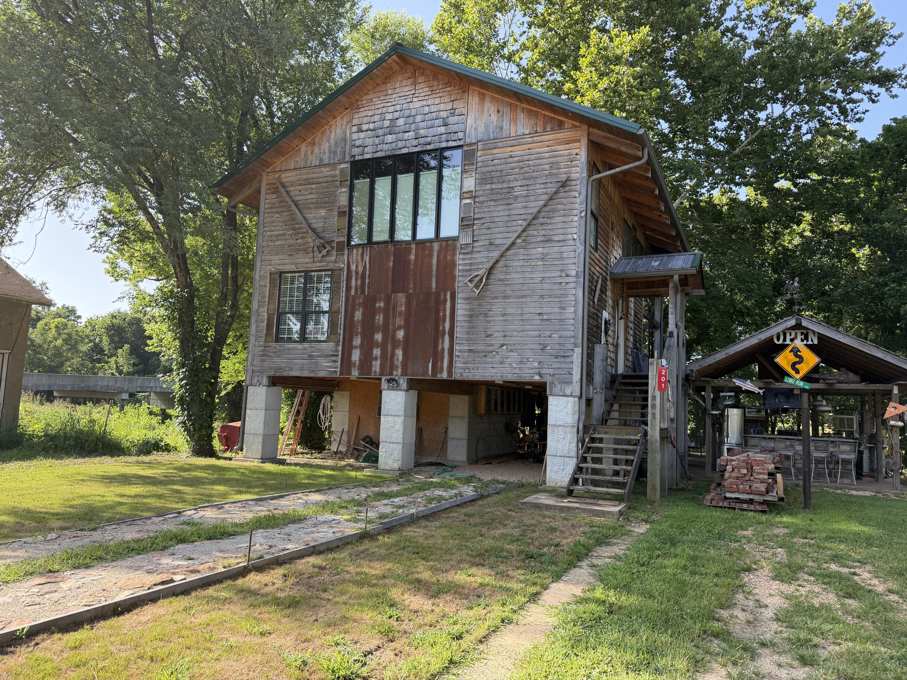 201 Thomas Street Property Photo 1