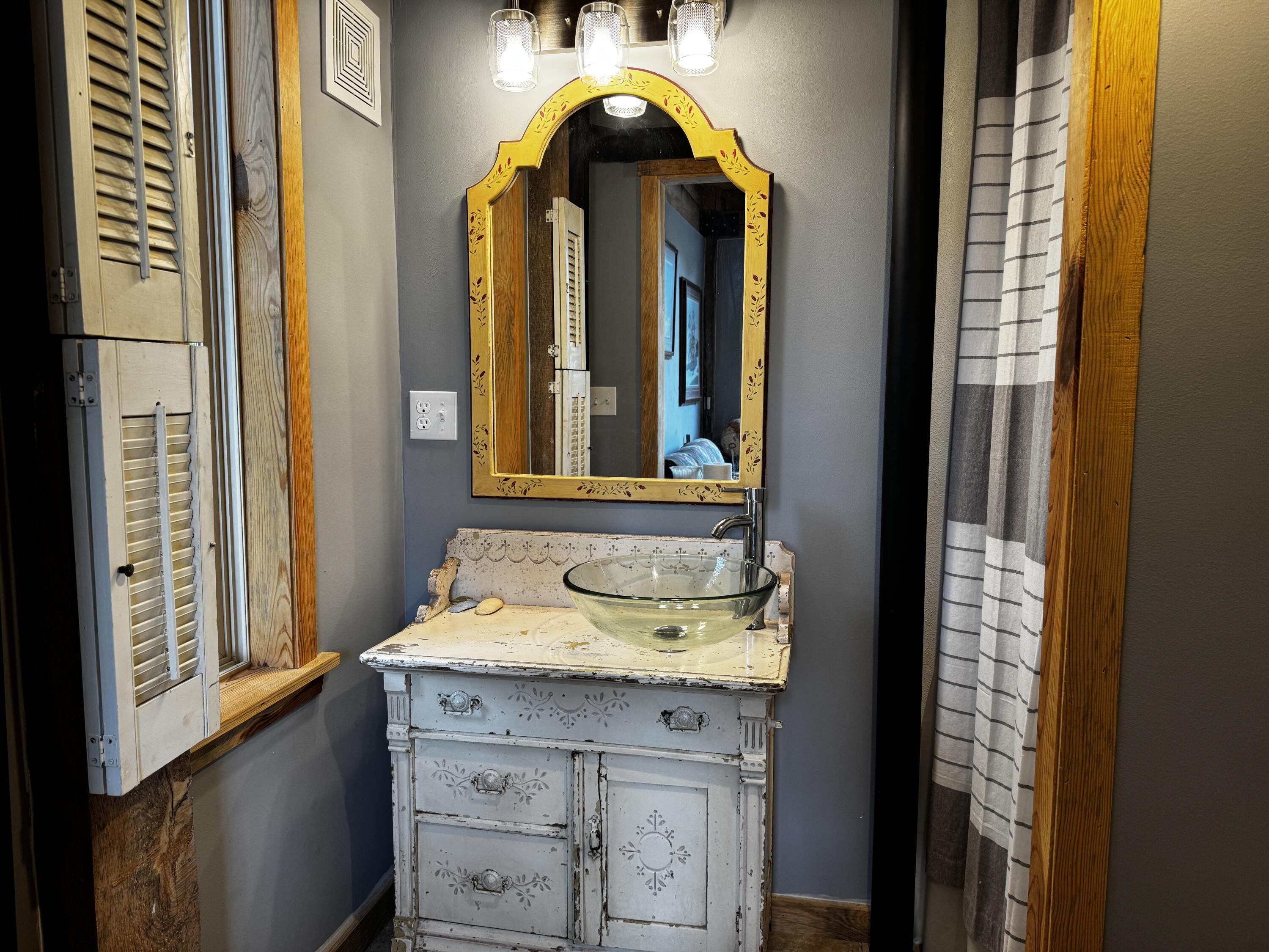 201 Thomas Street Property Photo 42