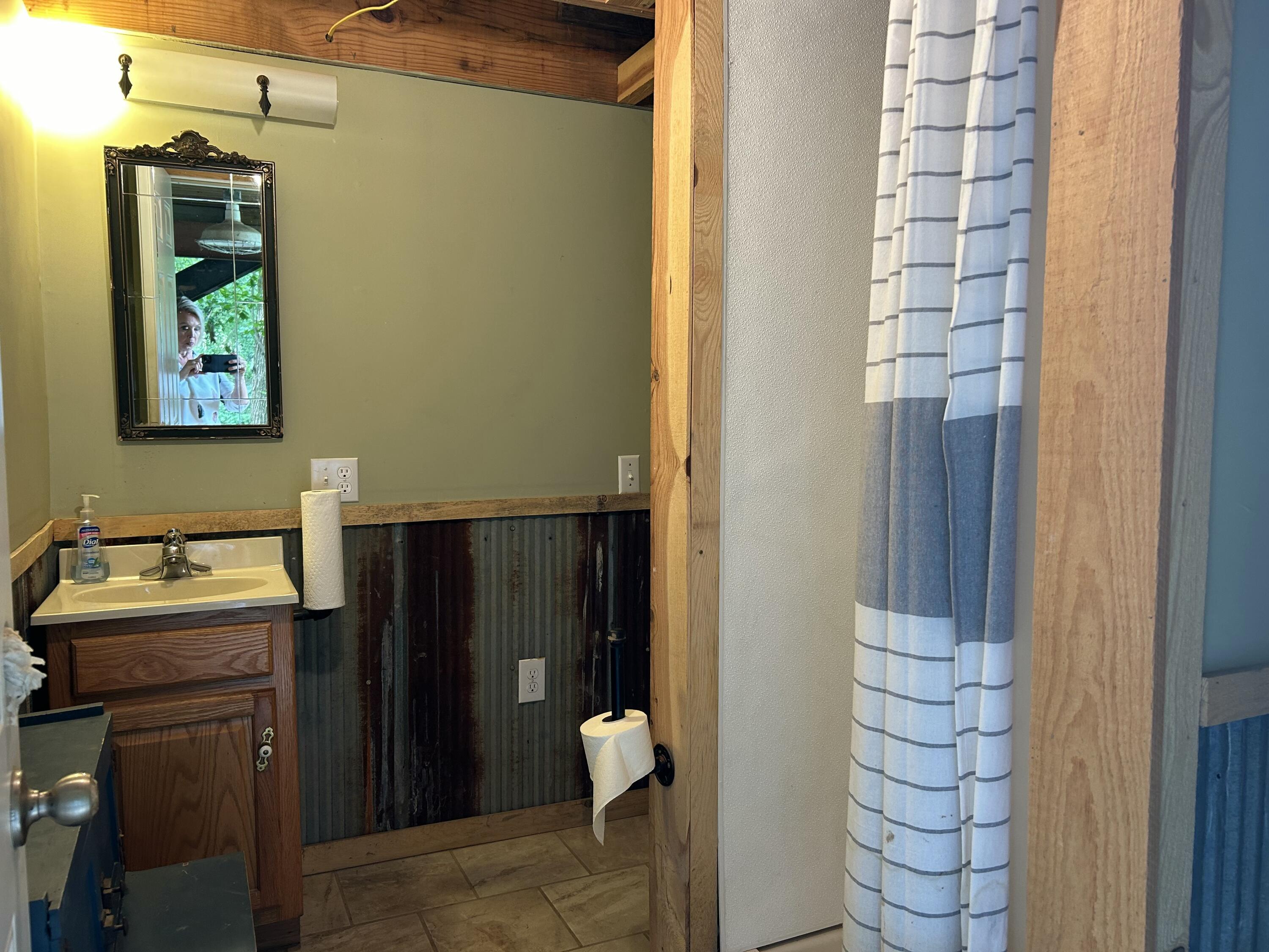 201 Thomas Street Property Photo 68