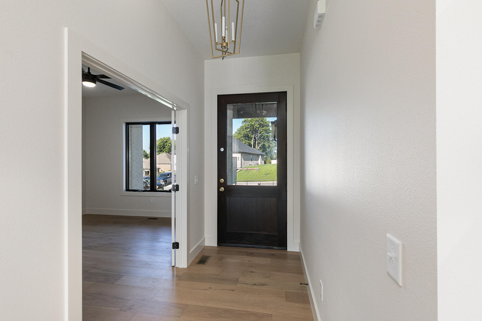 2016 North Silver Charm Avenue Property Photo 7
