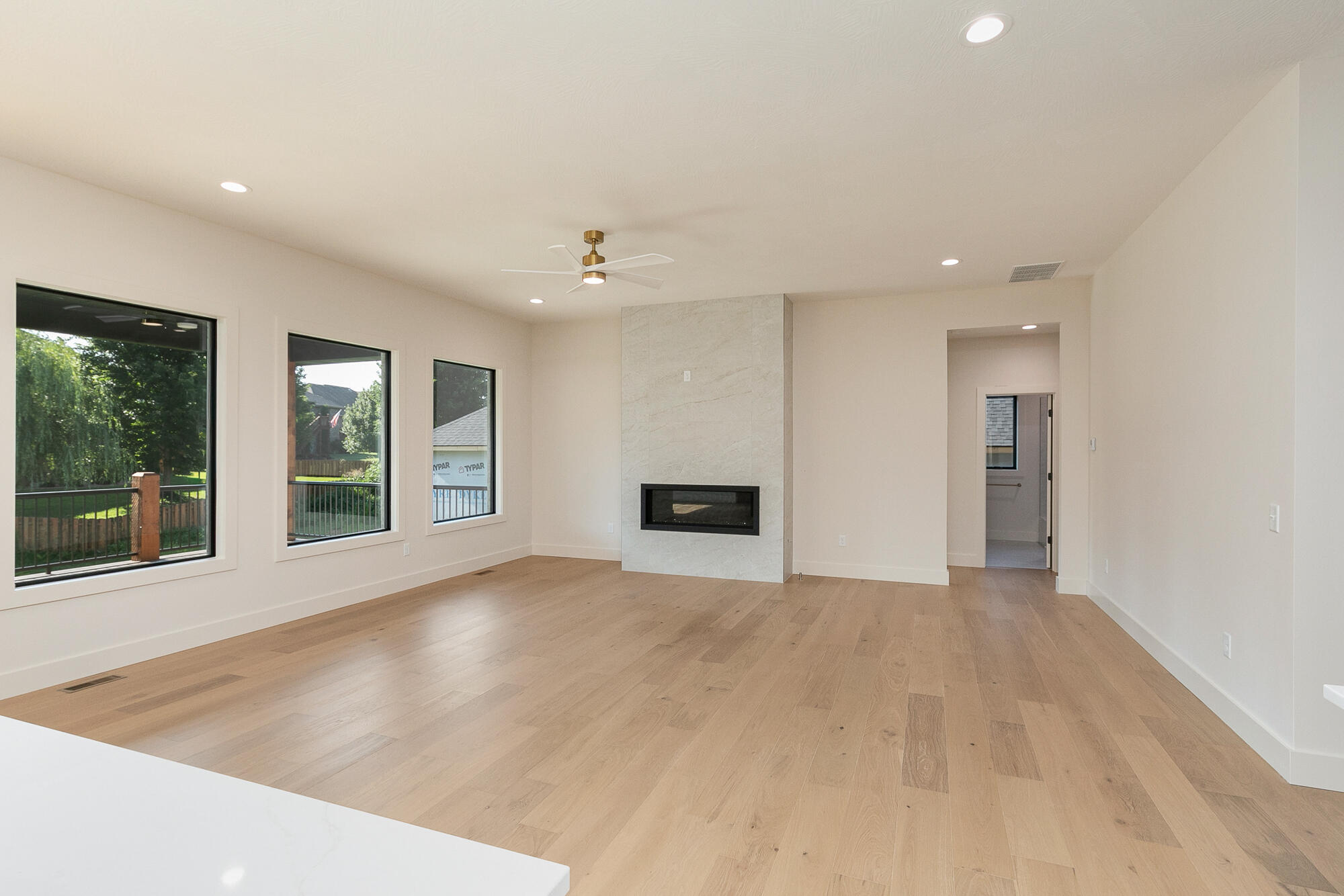 2016 North Silver Charm Avenue Property Photo 11