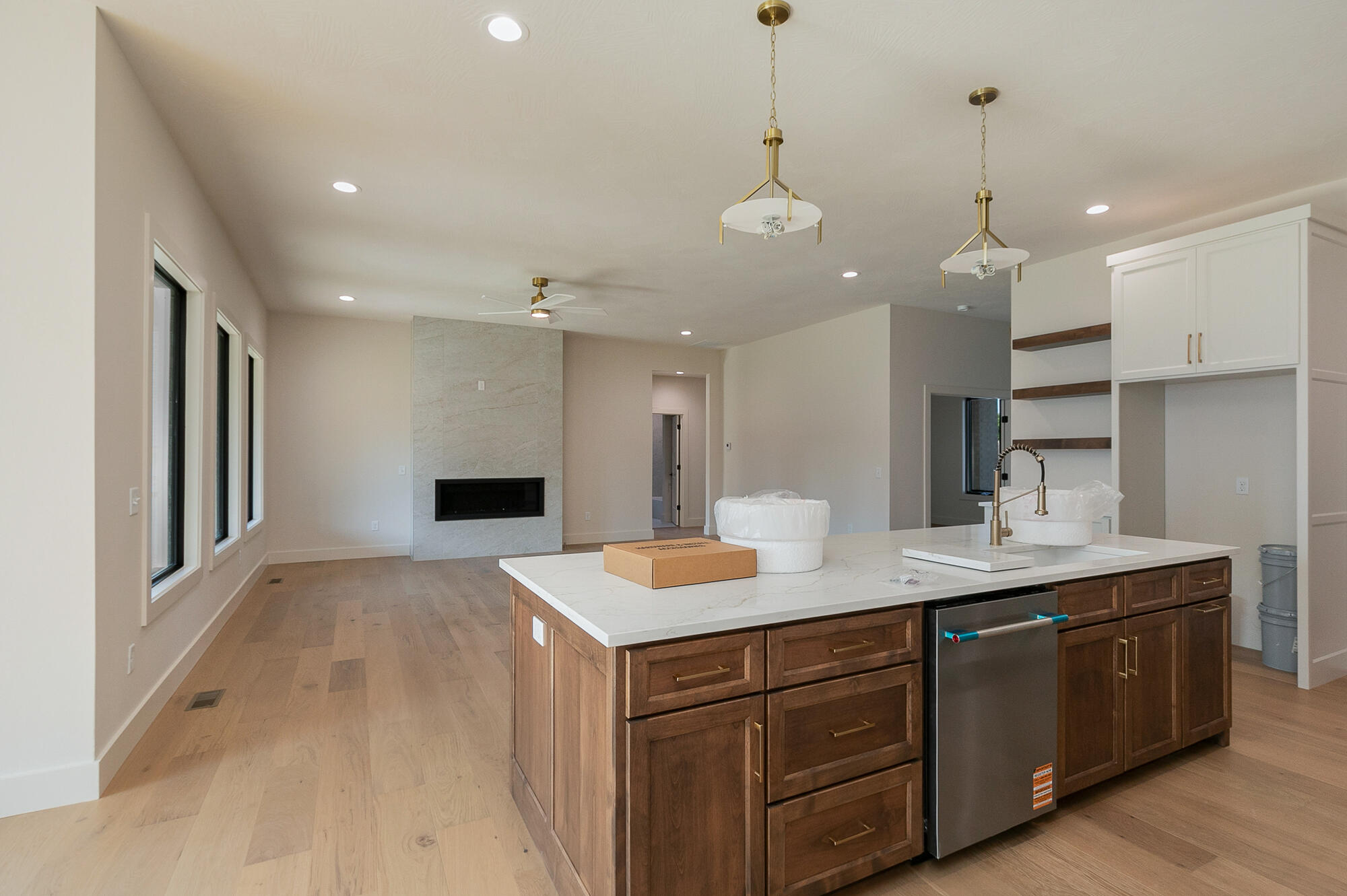 2016 North Silver Charm Avenue Property Photo 13