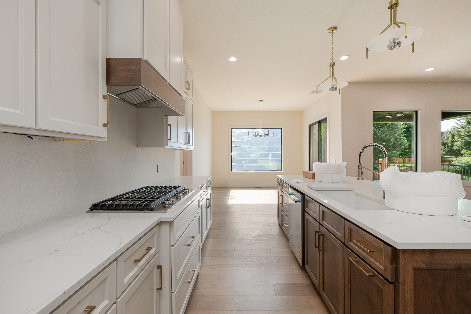 2016 North Silver Charm Avenue Property Photo 14