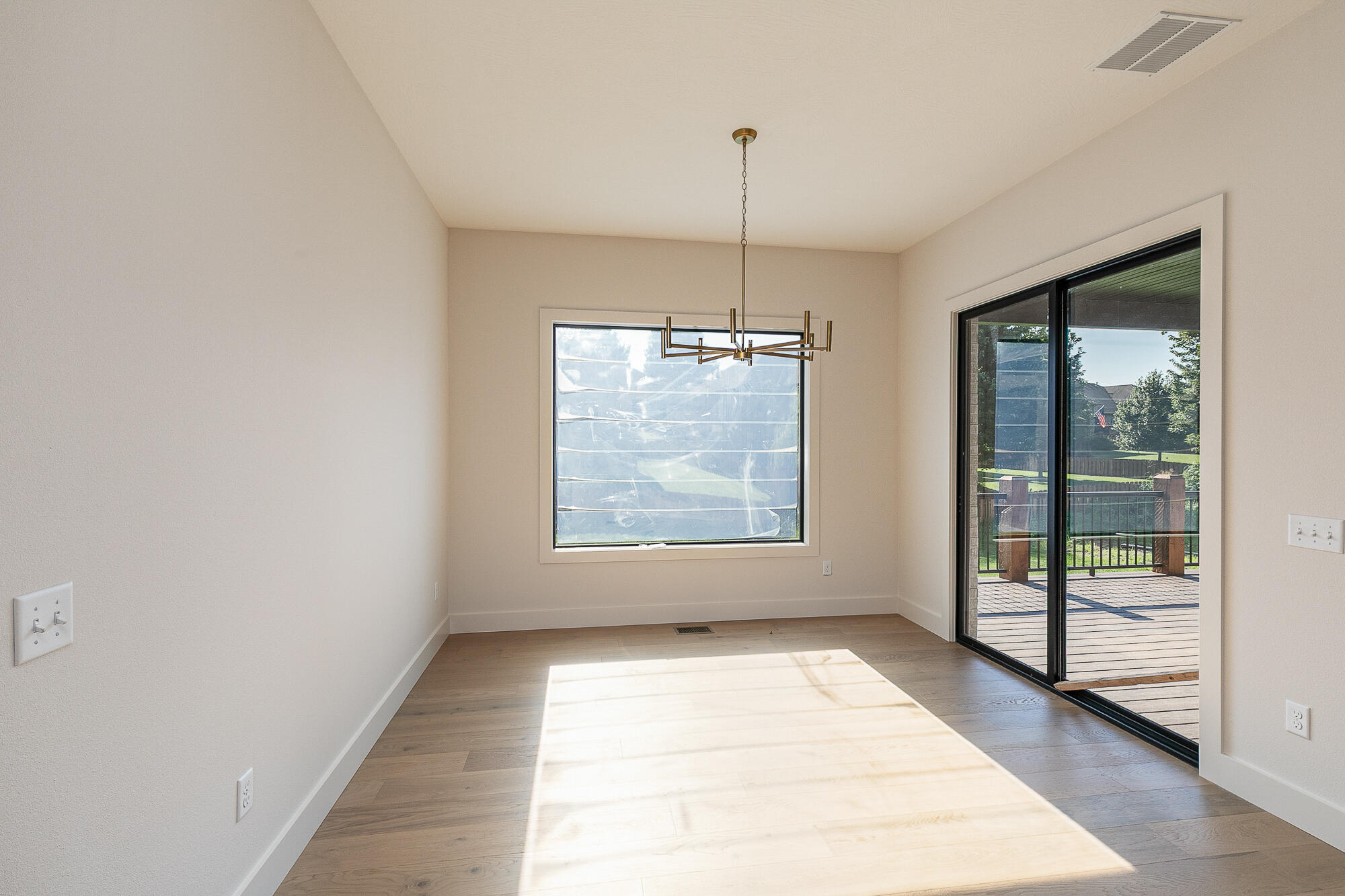 2016 North Silver Charm Avenue Property Photo 15