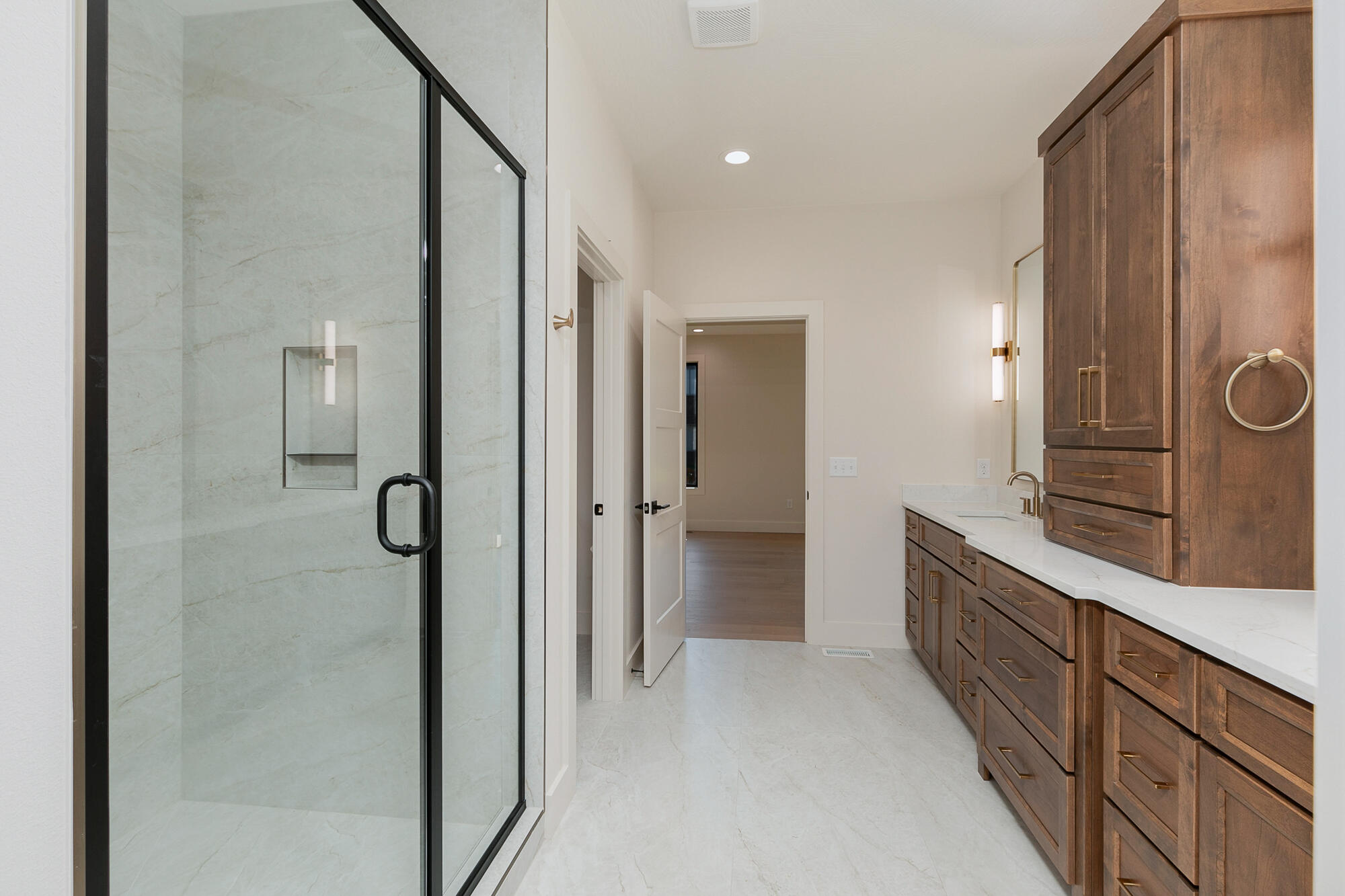 2016 North Silver Charm Avenue Property Photo 23