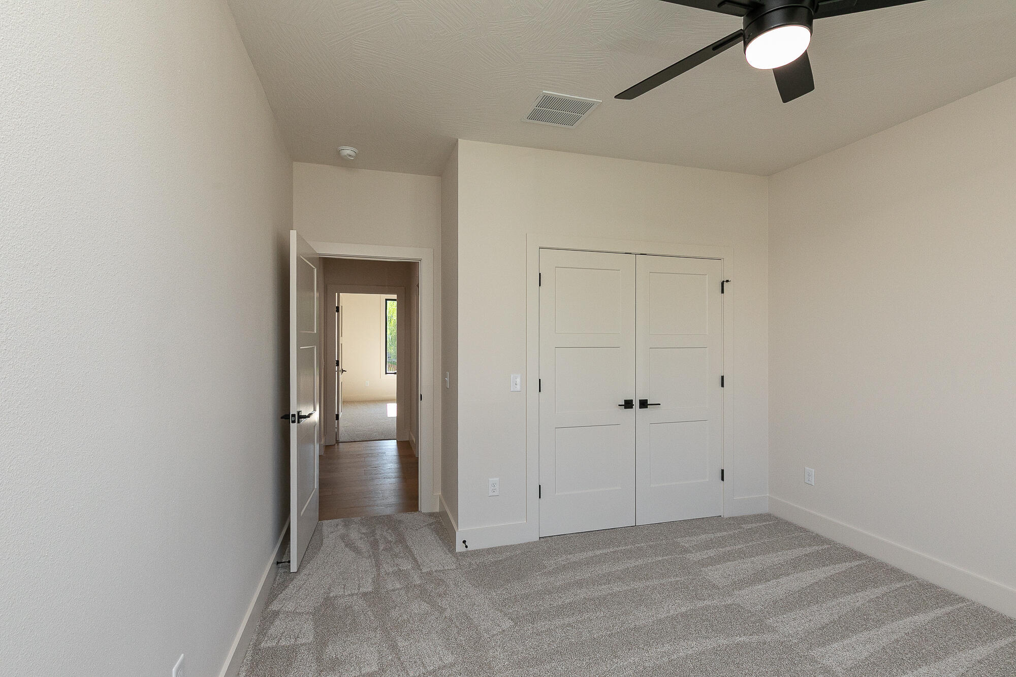 2016 North Silver Charm Avenue Property Photo 29