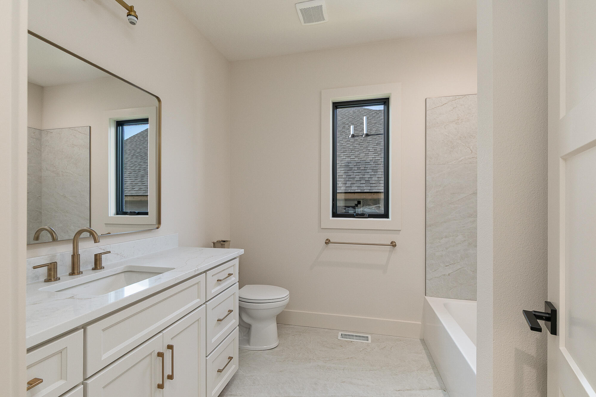 2016 North Silver Charm Avenue Property Photo 30