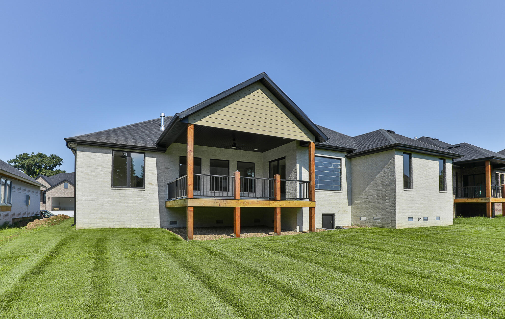 2016 North Silver Charm Avenue Property Photo 34