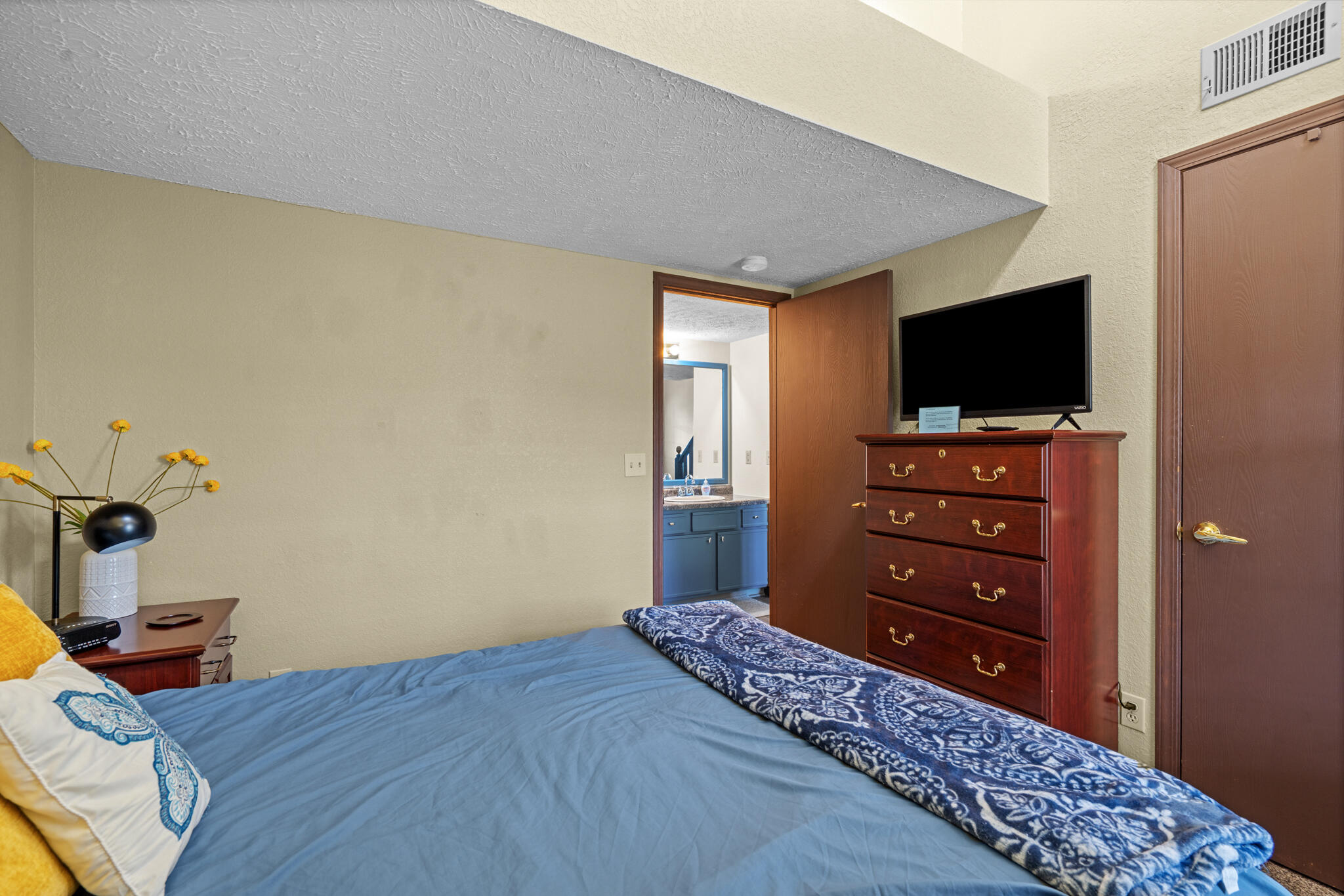 6 Memory Lane Apt 8 Property Photo 10