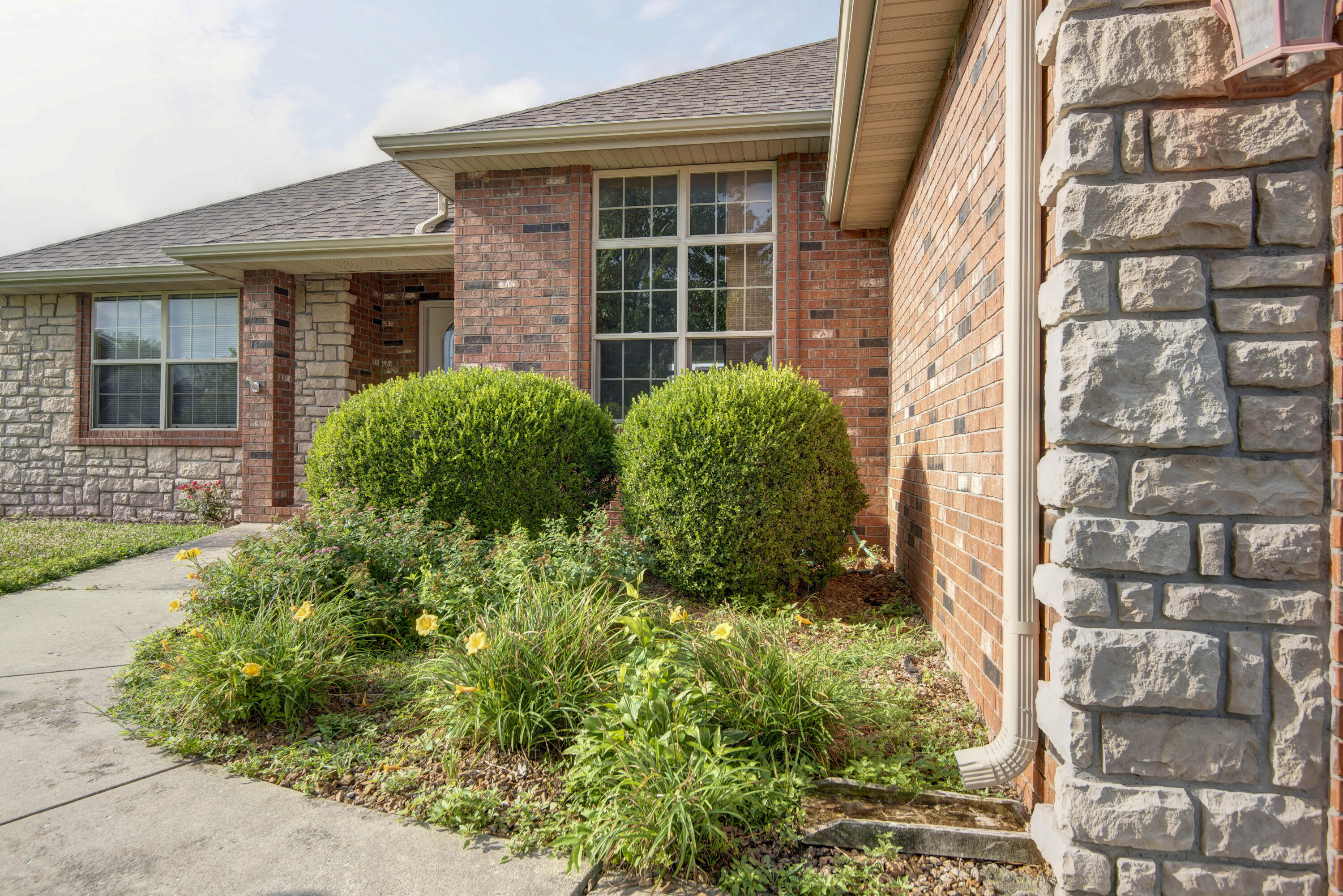630 Meadowgate Drive Property Photo 1