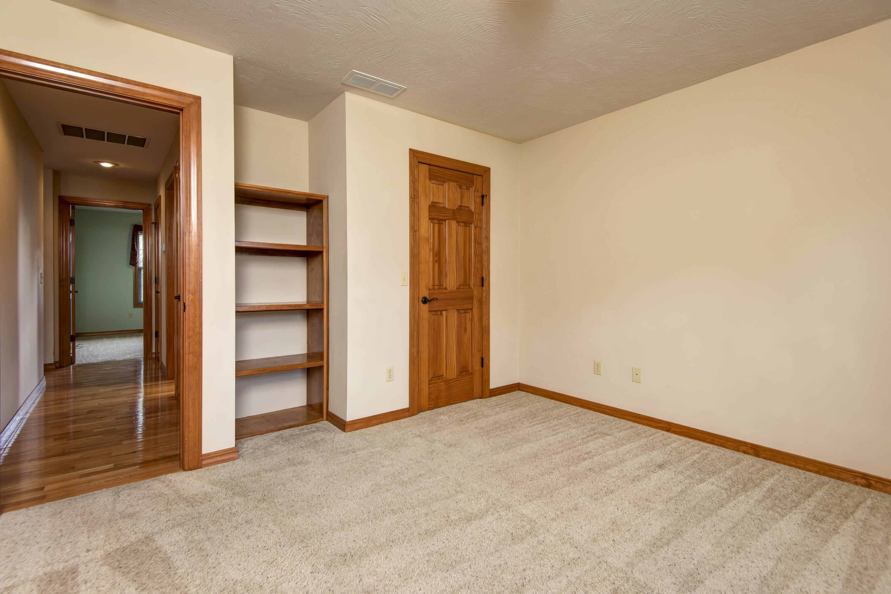 630 Meadowgate Drive Property Photo 25