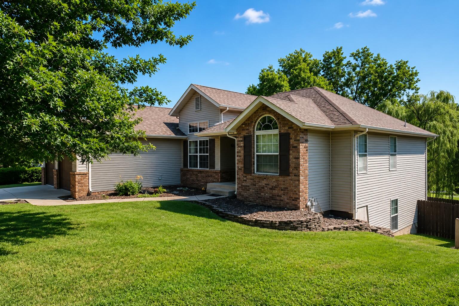 126 North Julie Drive Property Photo 2
