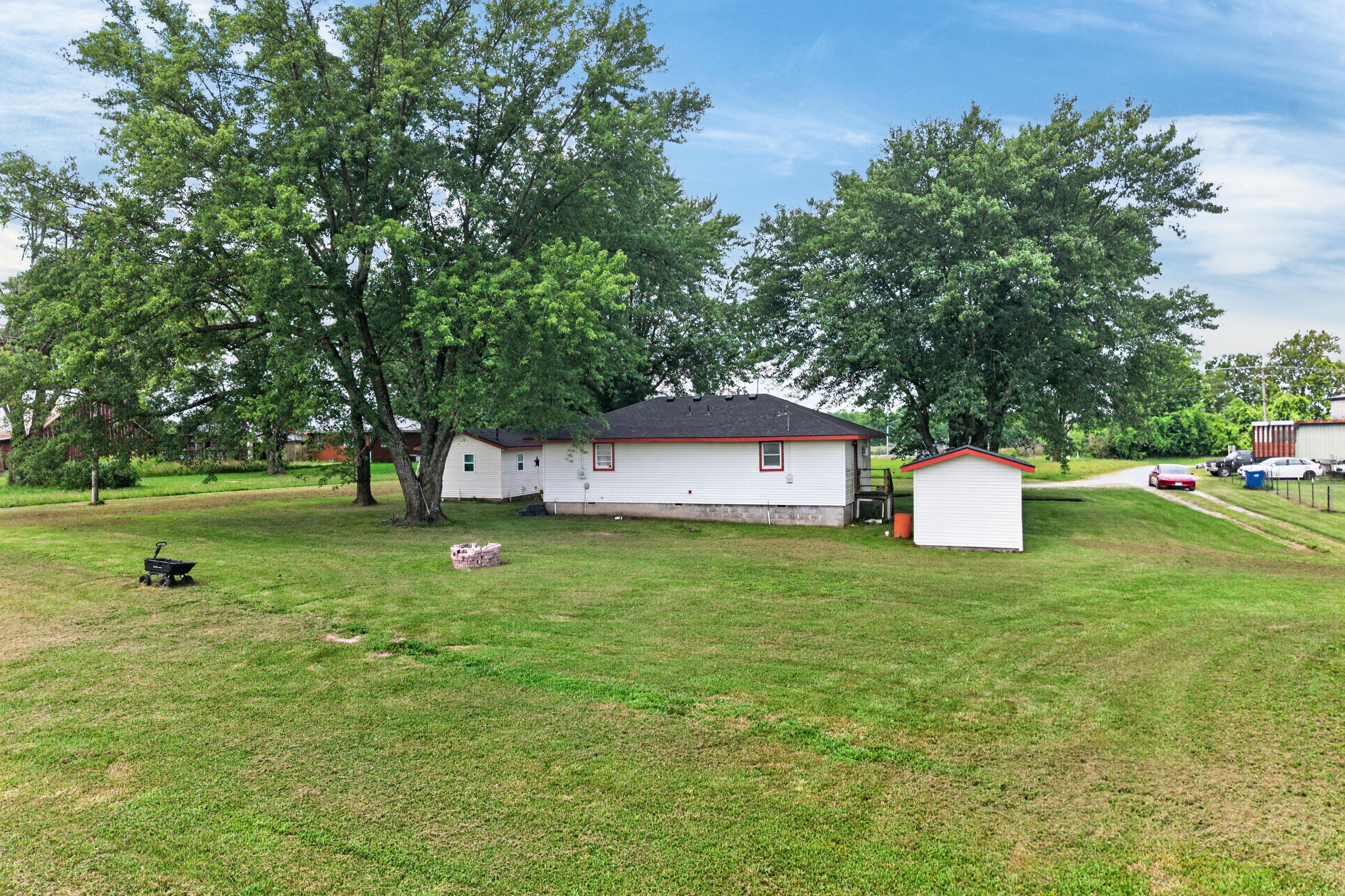 2464 U.s. 65 Property Photo 36