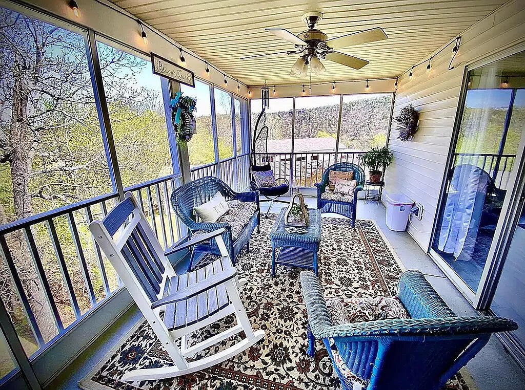 149 The Bluffs Apt 6 Property Photo 15