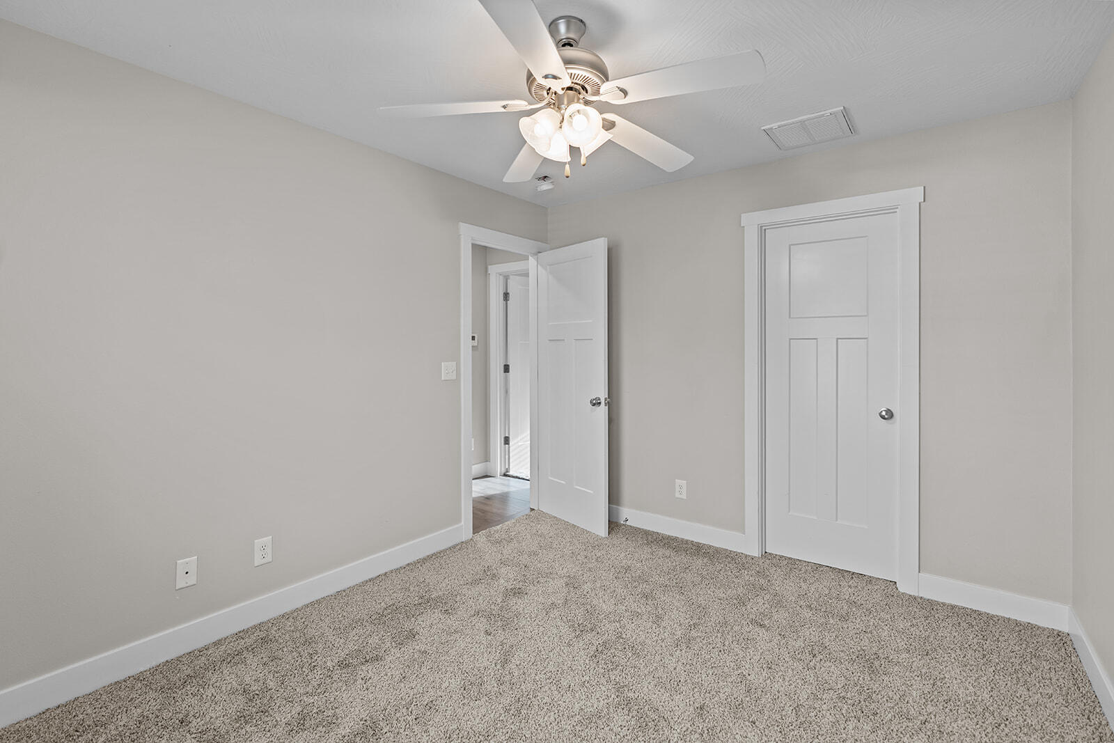 4639 Florence Avenue Property Photo 24