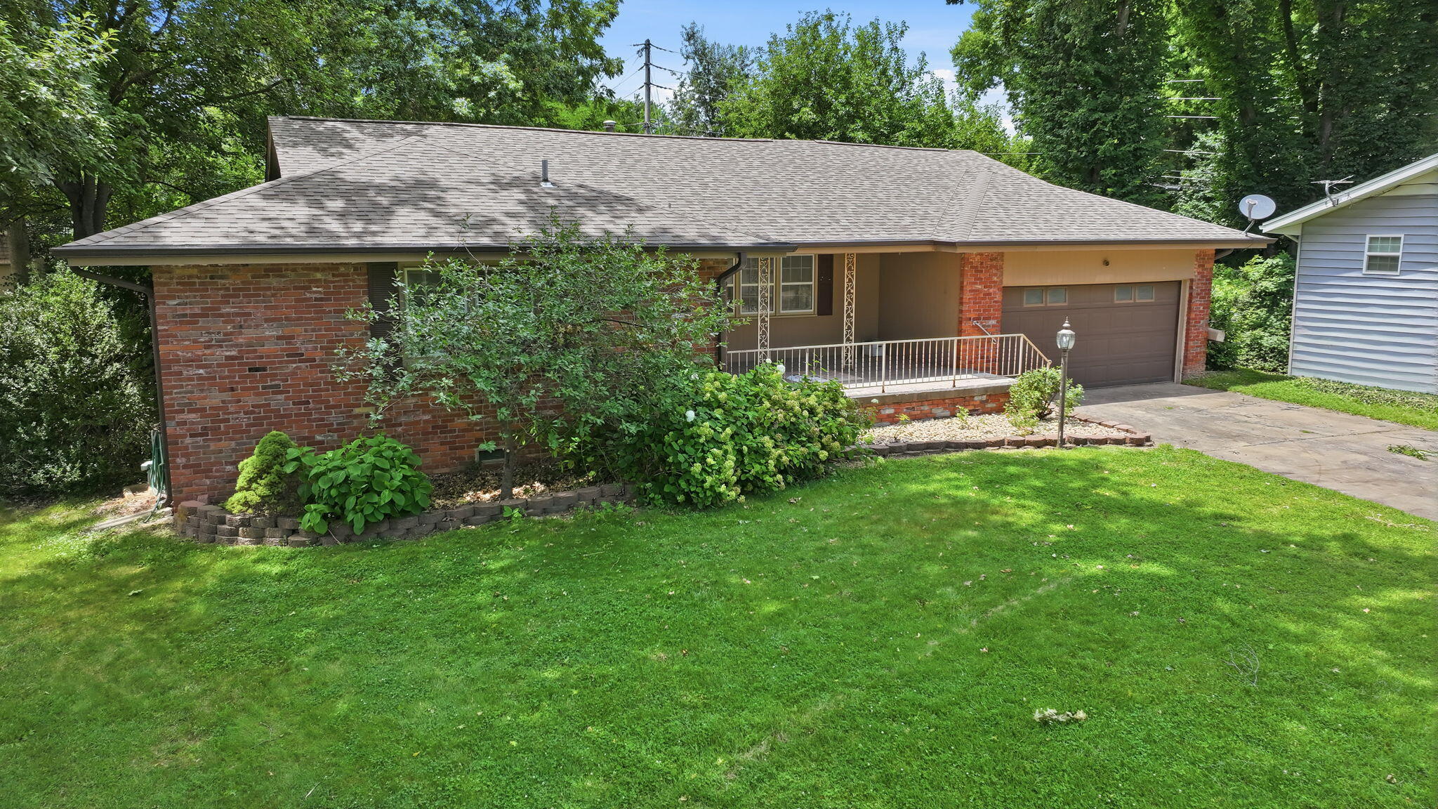 2411 South Mayfair Avenue Property Photo 6