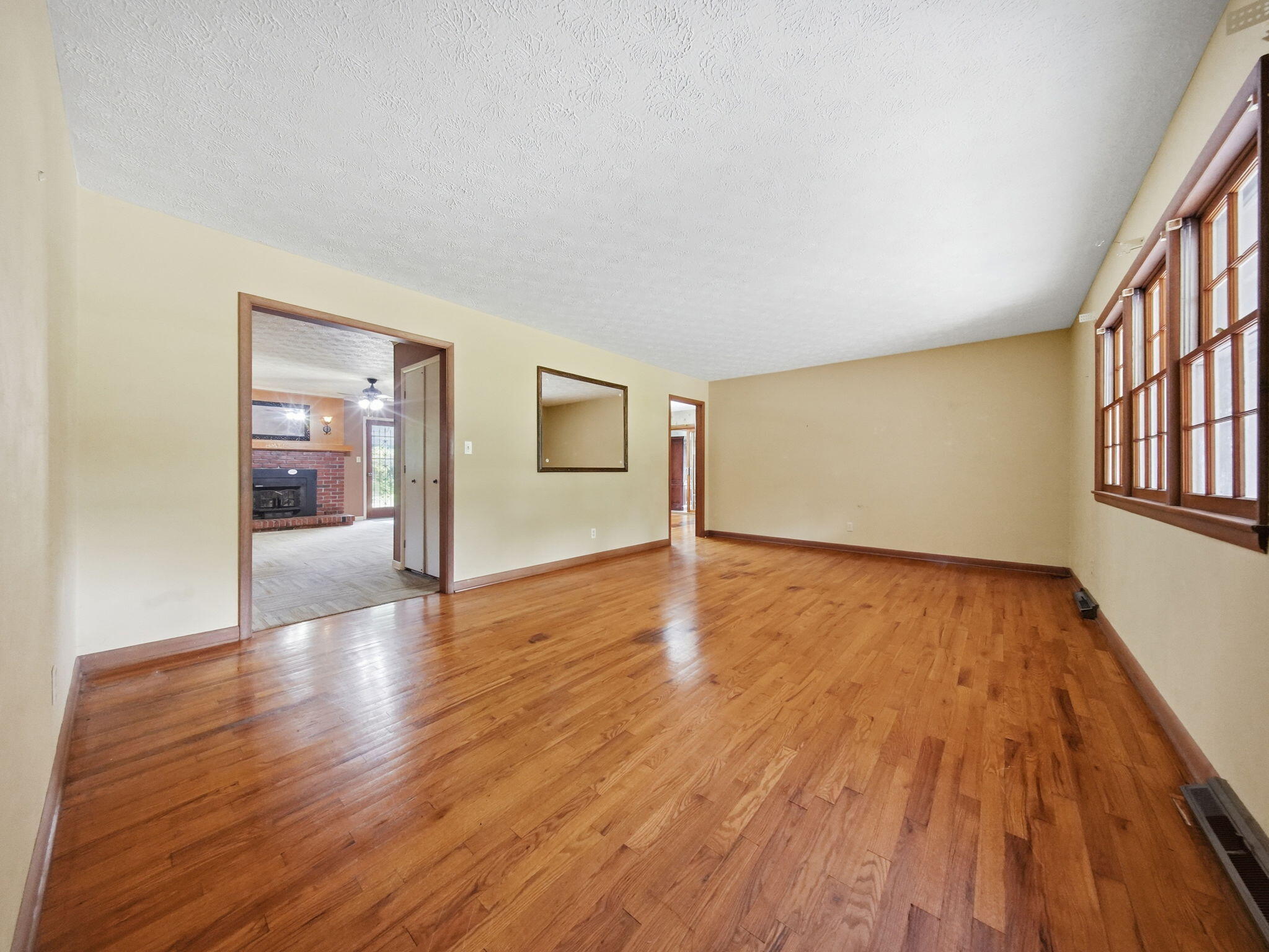 2411 South Mayfair Avenue Property Photo 9