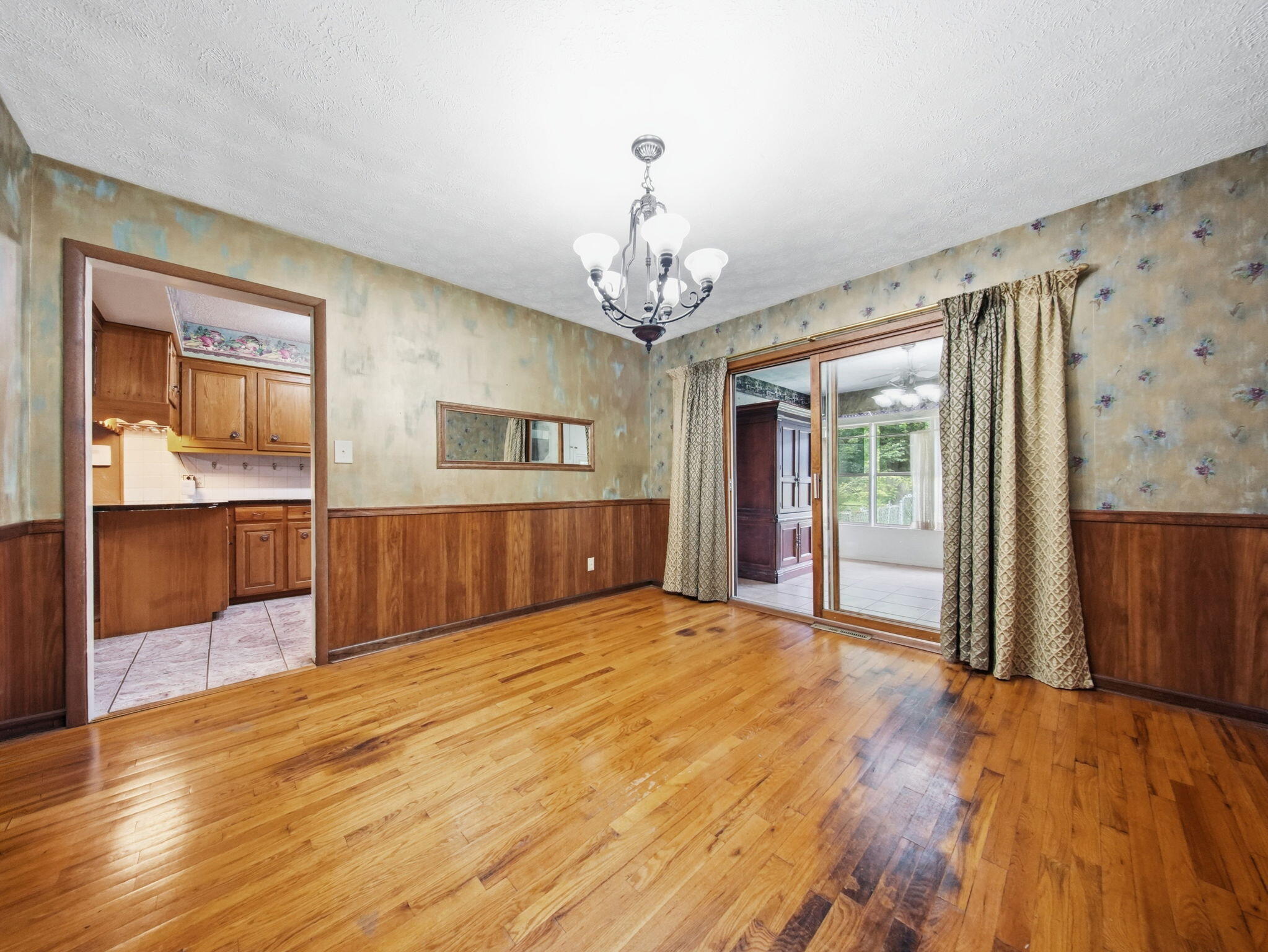 2411 South Mayfair Avenue Property Photo 19