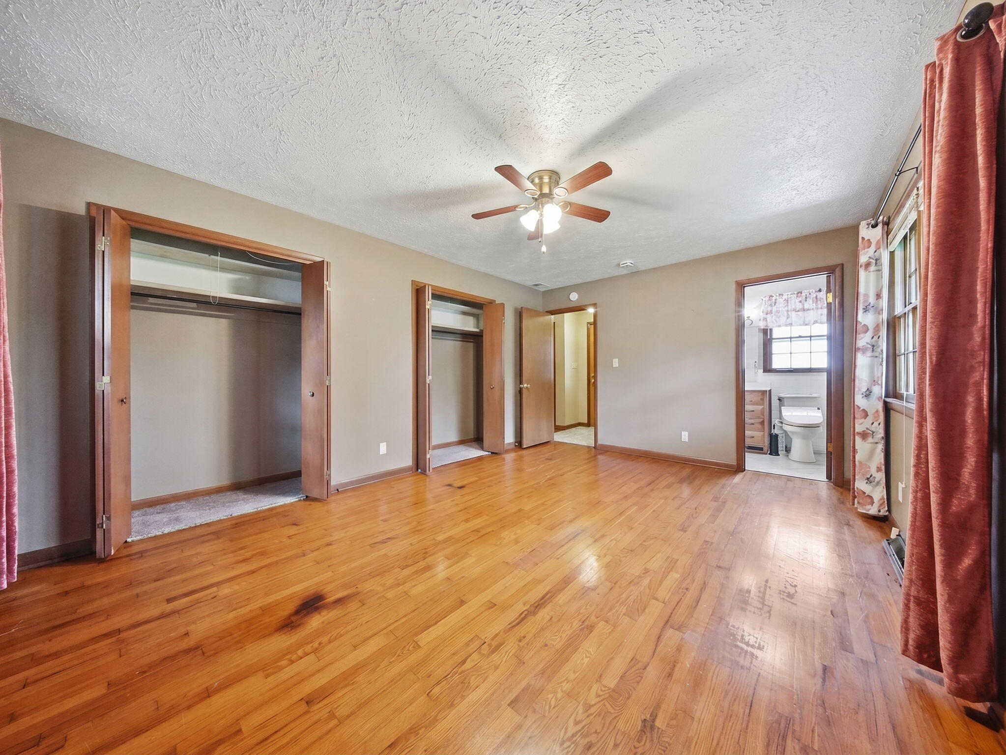 2411 South Mayfair Avenue Property Photo 23