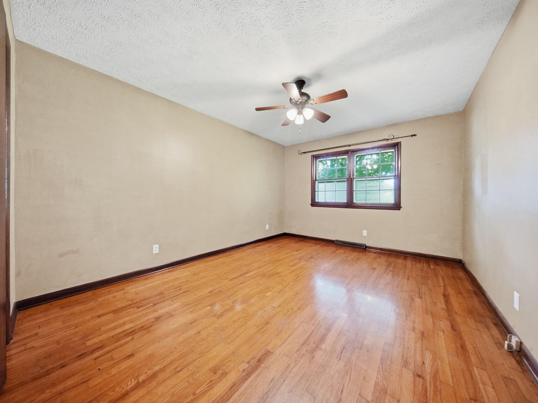 2411 South Mayfair Avenue Property Photo 29