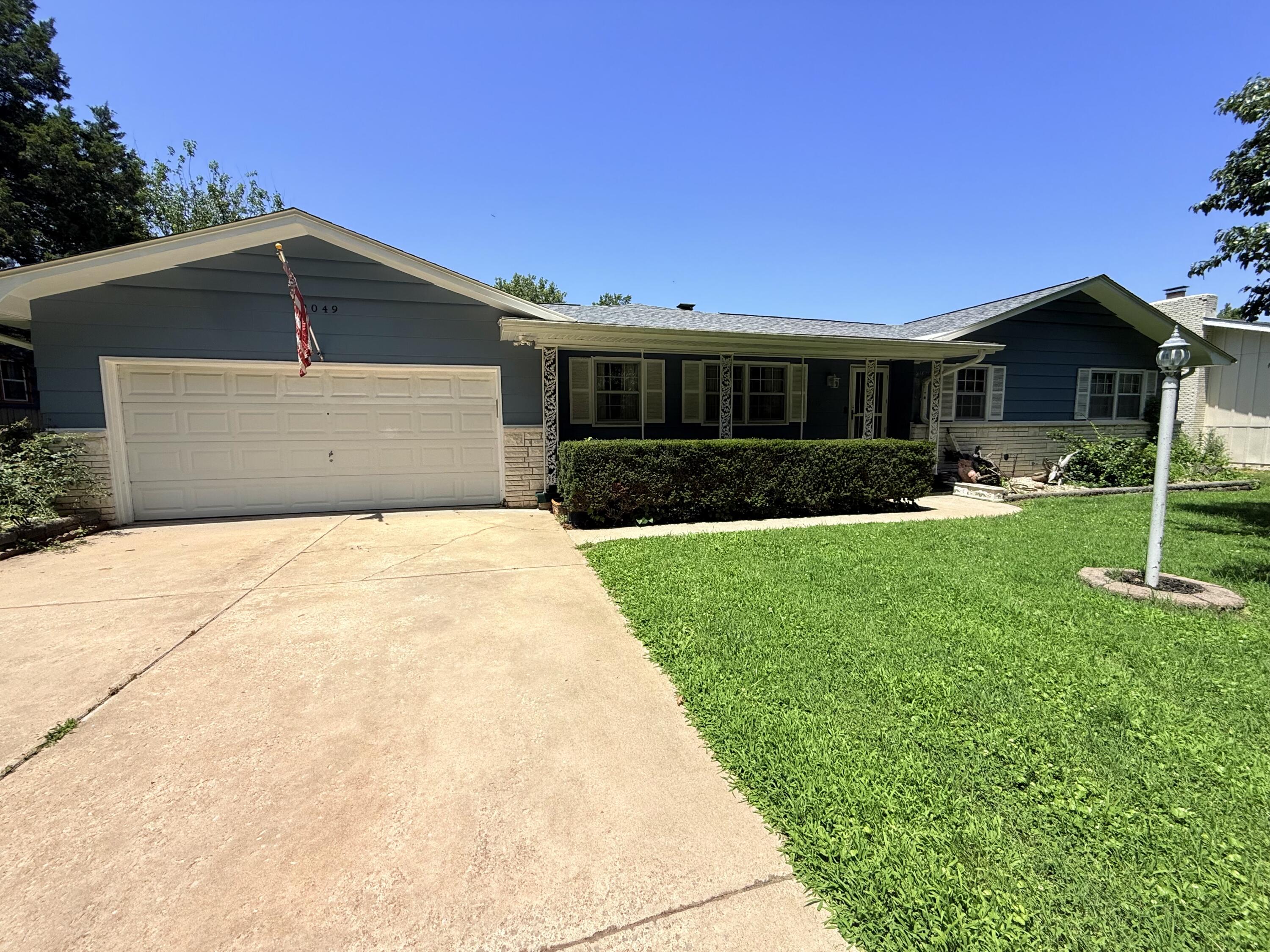 2049 South Brighton Drive Property Photo 3