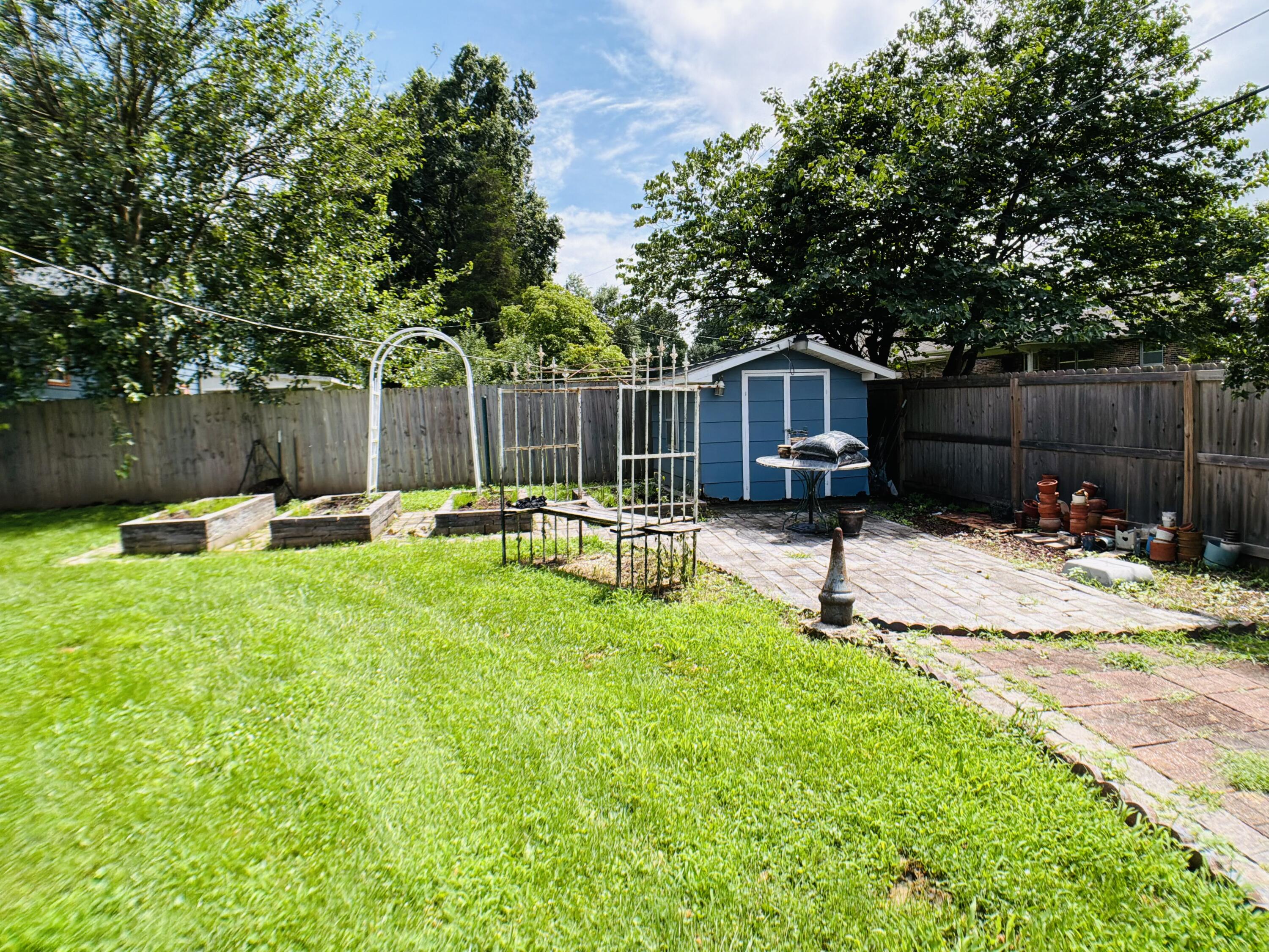 2049 South Brighton Drive Property Photo 32