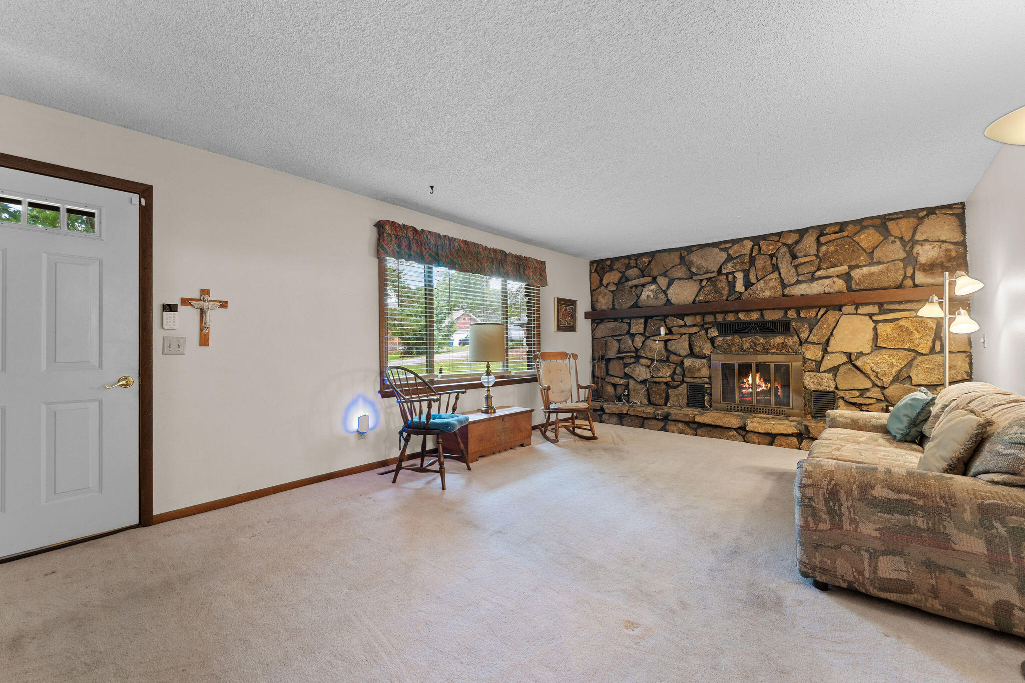 341 Greenbrier Lane Property Photo 16