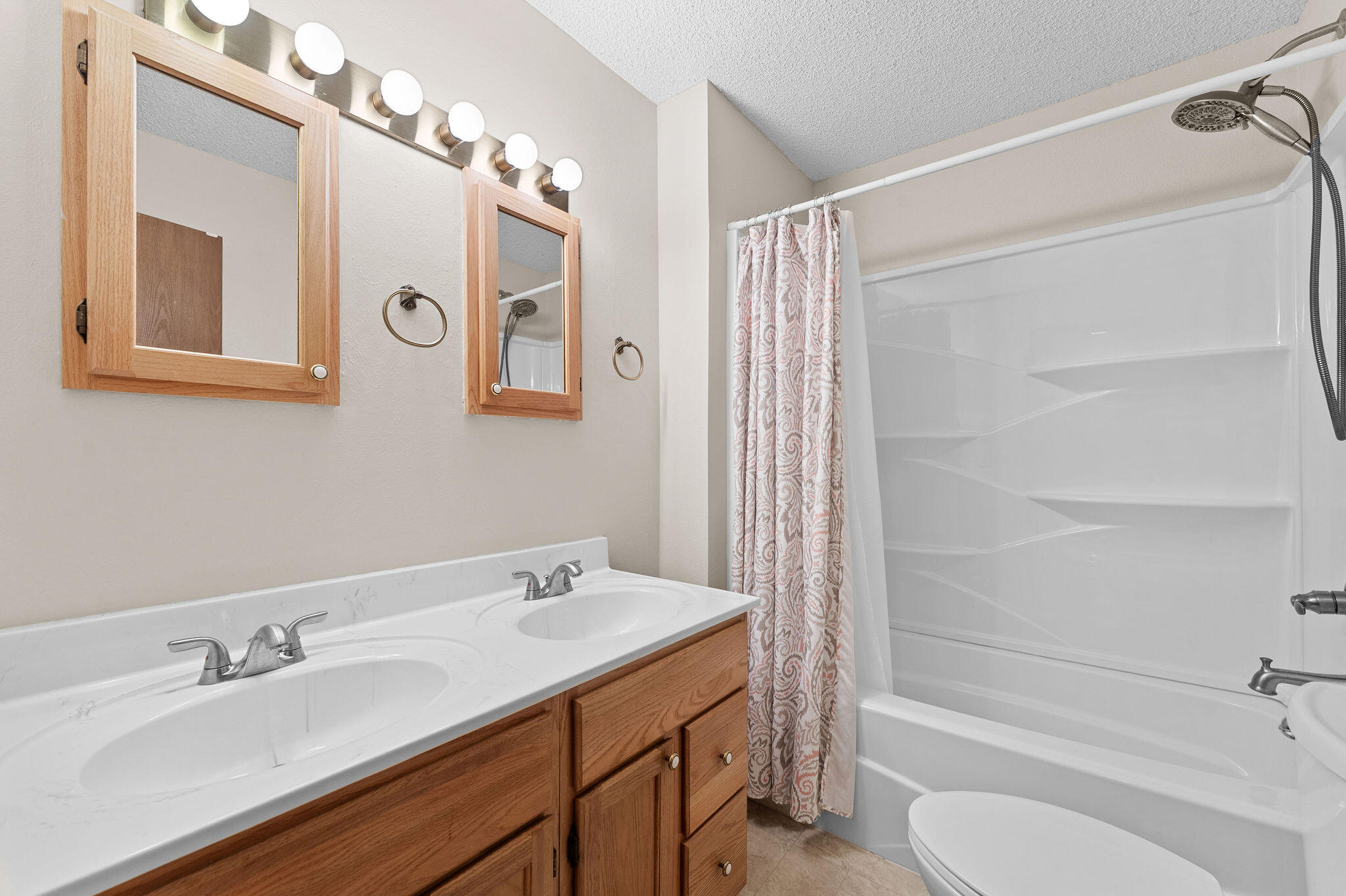 341 Greenbrier Lane Property Photo 30