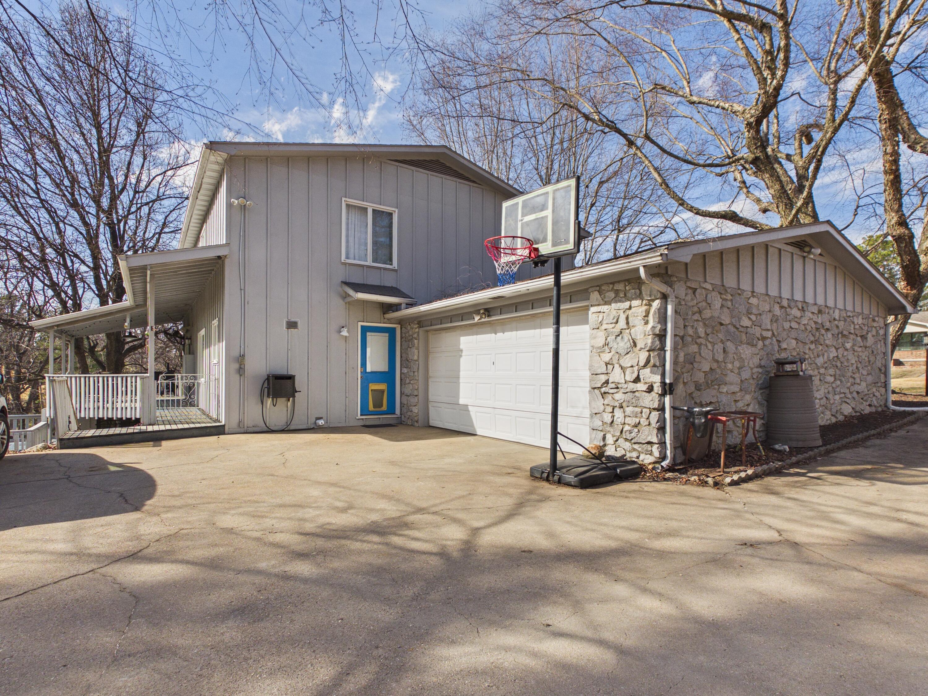 1006 West Sherman Avenue Property Photo 9