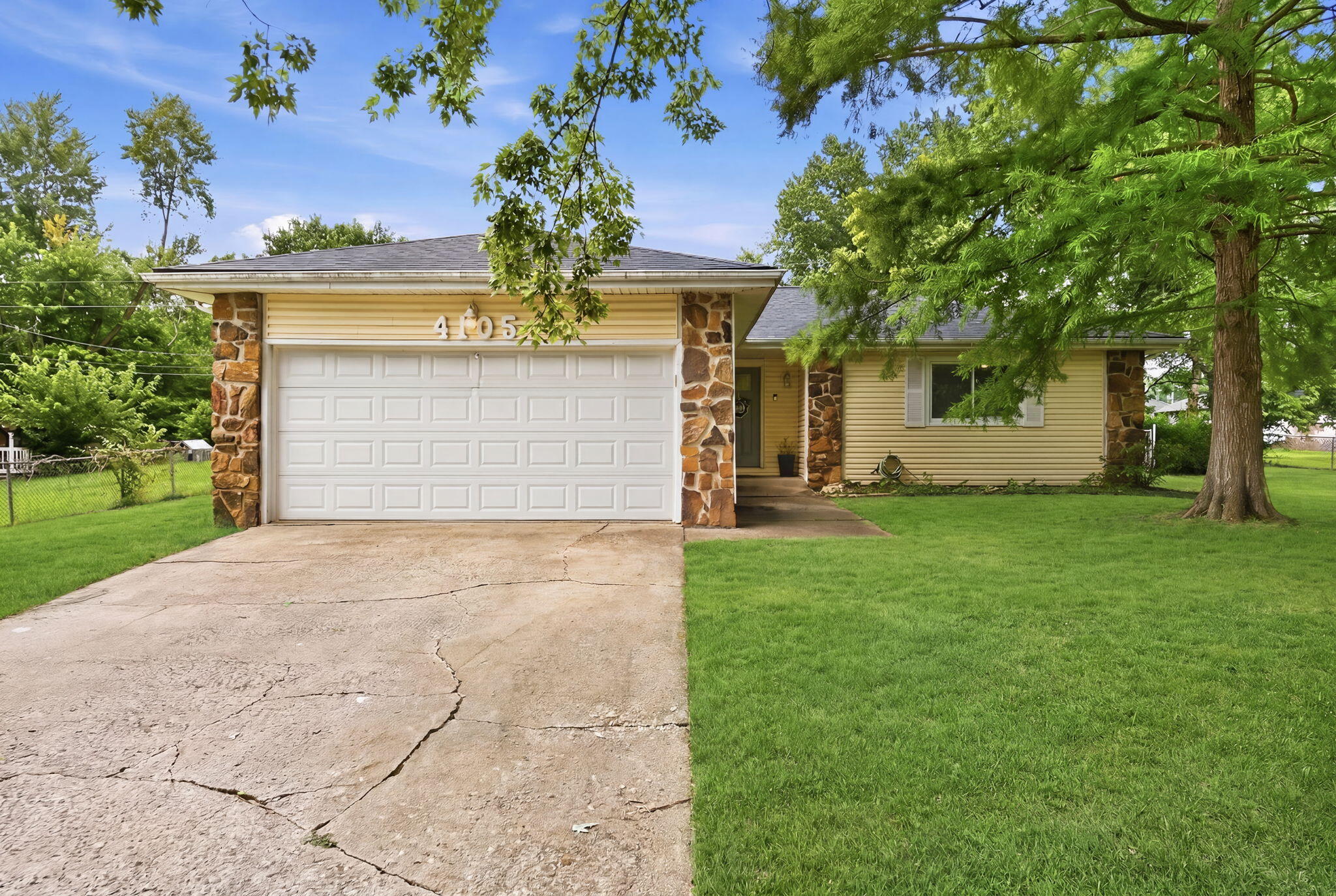 4105 West Dahlia Drive Property Photo 1