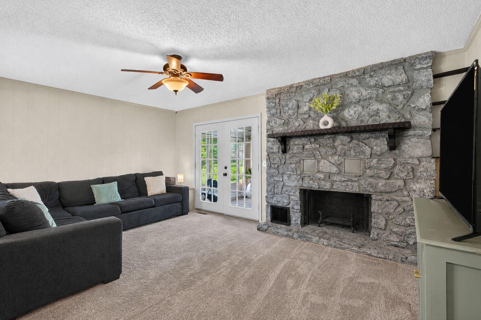 4105 West Dahlia Drive Property Photo 4