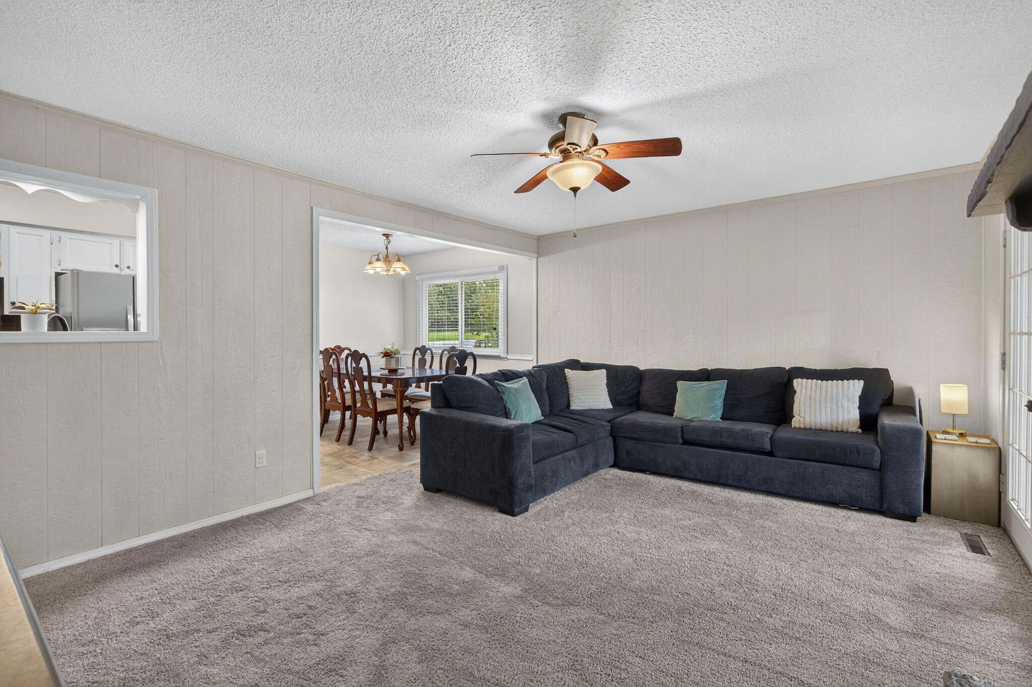 4105 West Dahlia Drive Property Photo 6