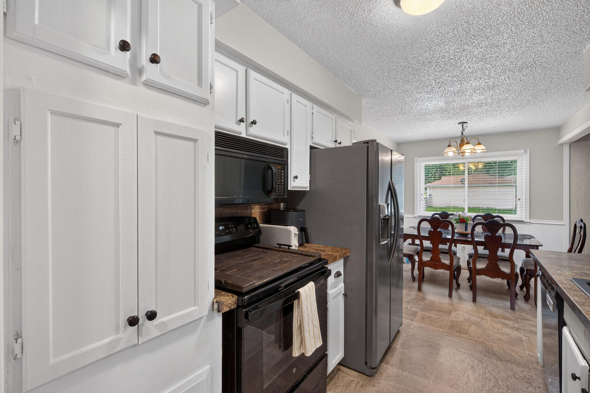4105 West Dahlia Drive Property Photo 8