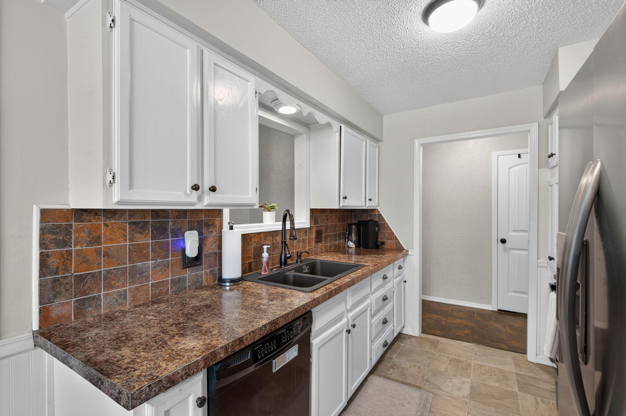 4105 West Dahlia Drive Property Photo 9