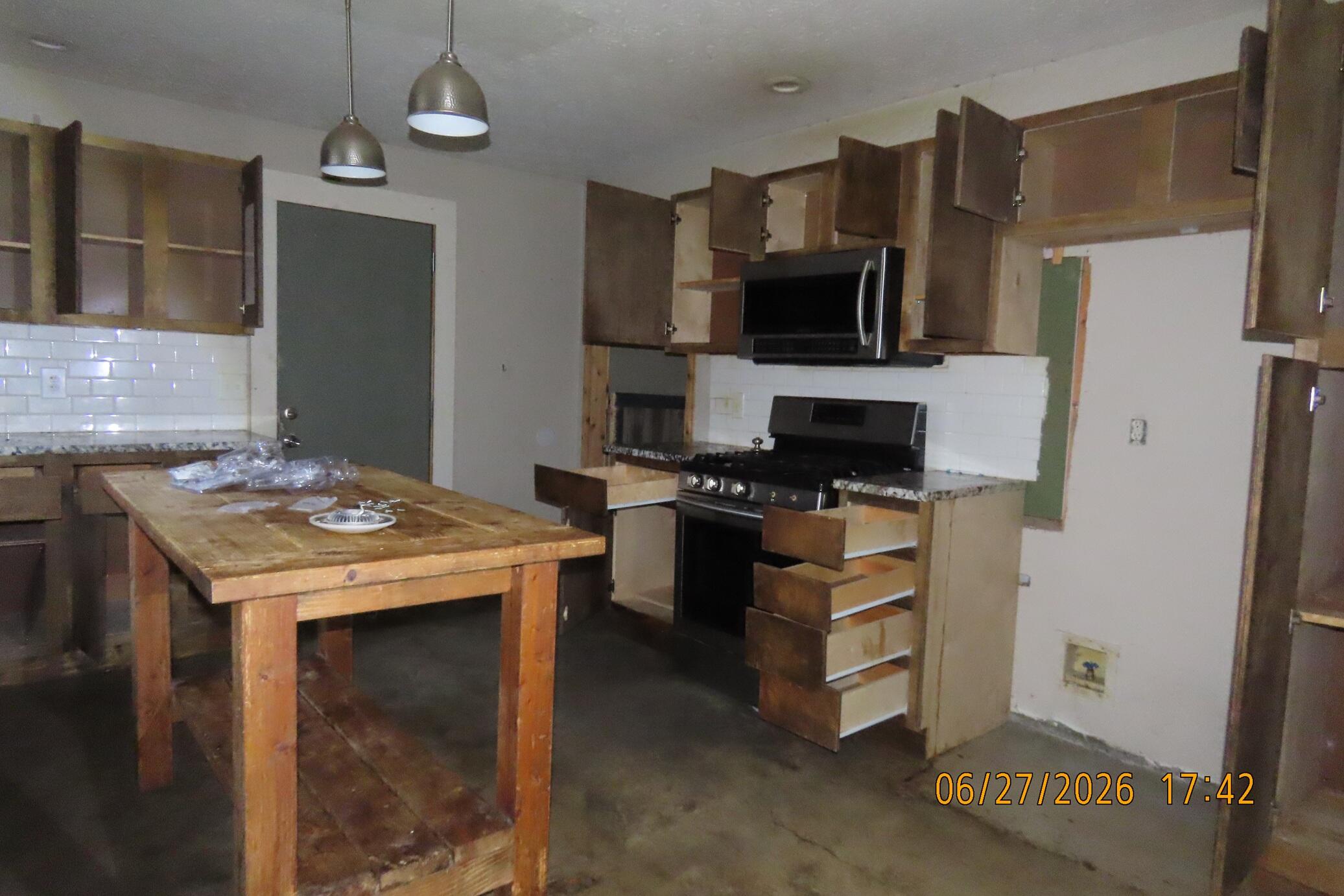 207 North Gregg Road Property Photo 3