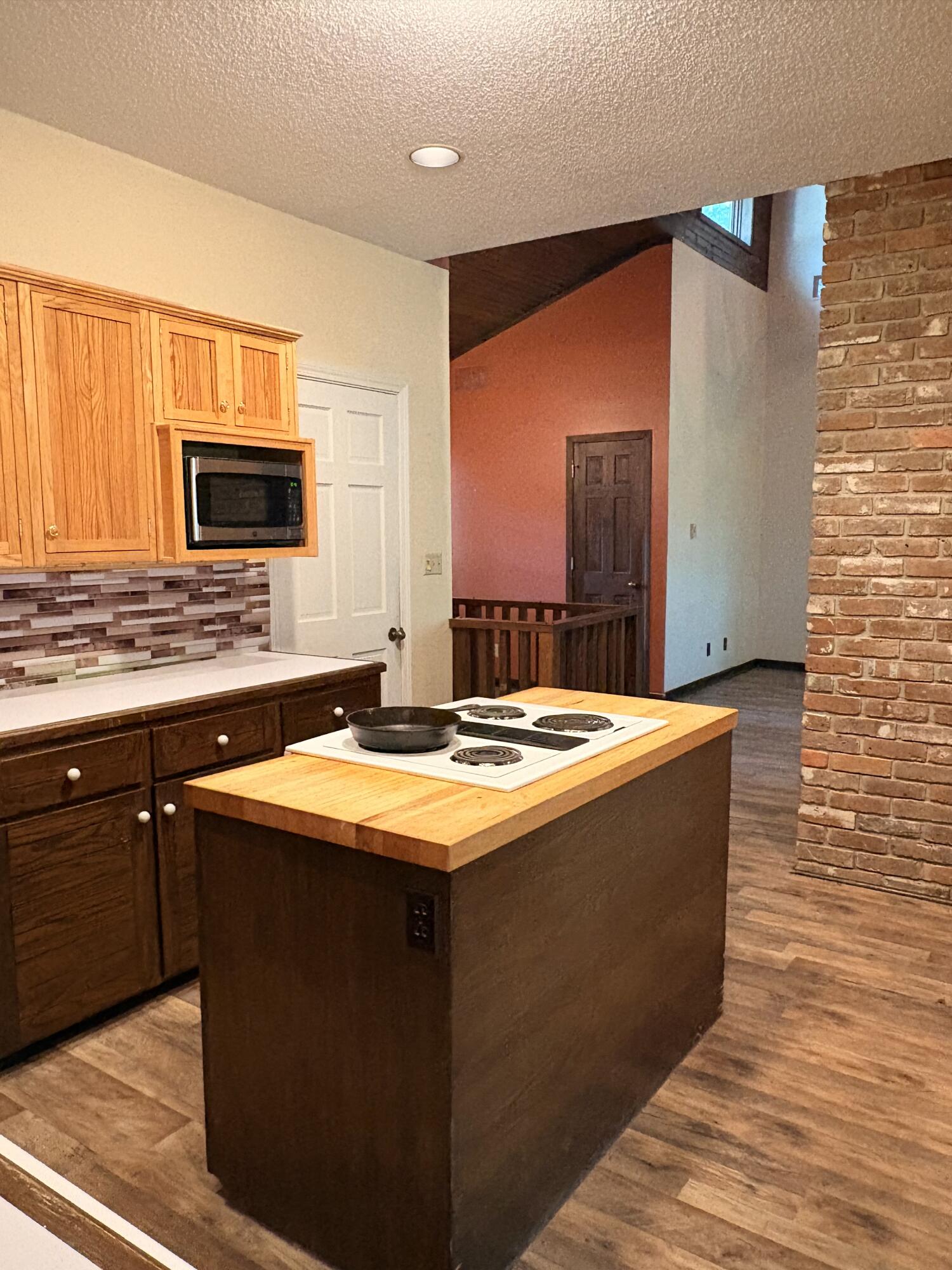 1352 East 400th Road Property Photo 14