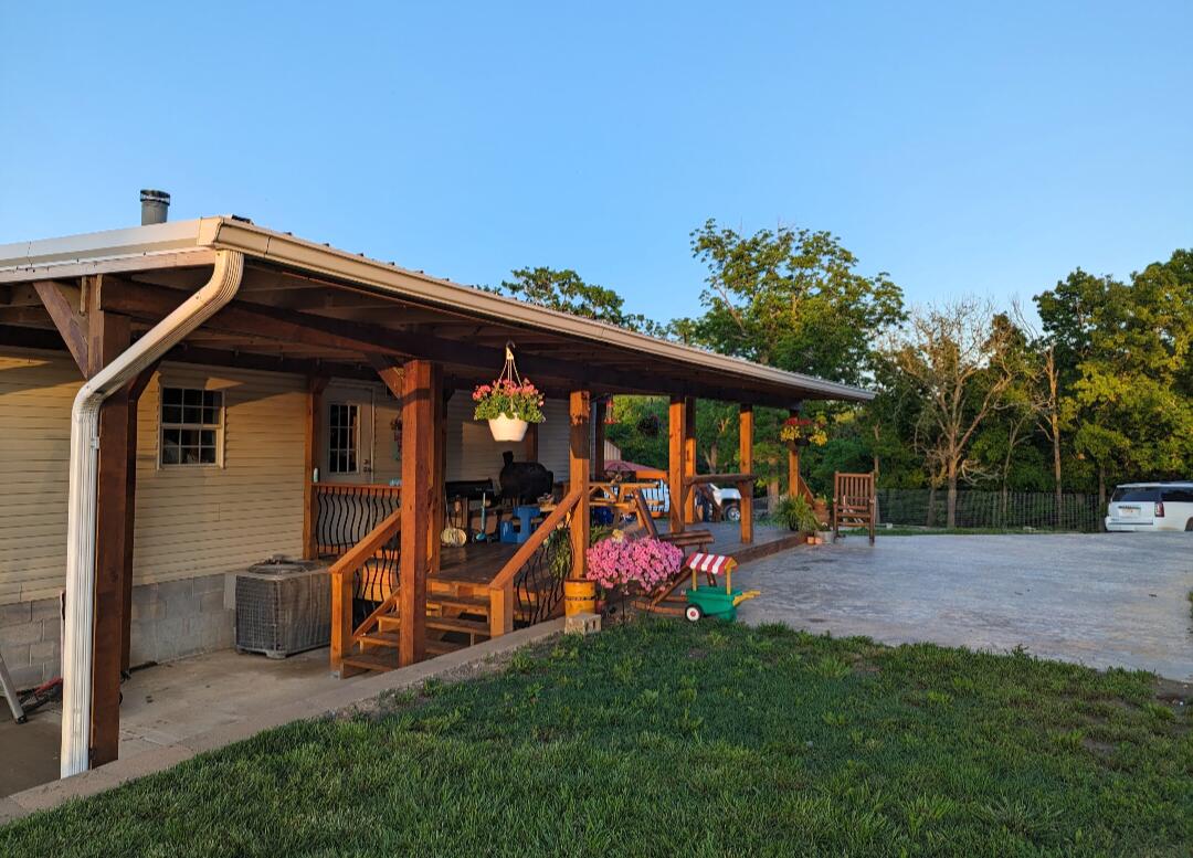 27196 Farm Road 2120 Property Photo 5