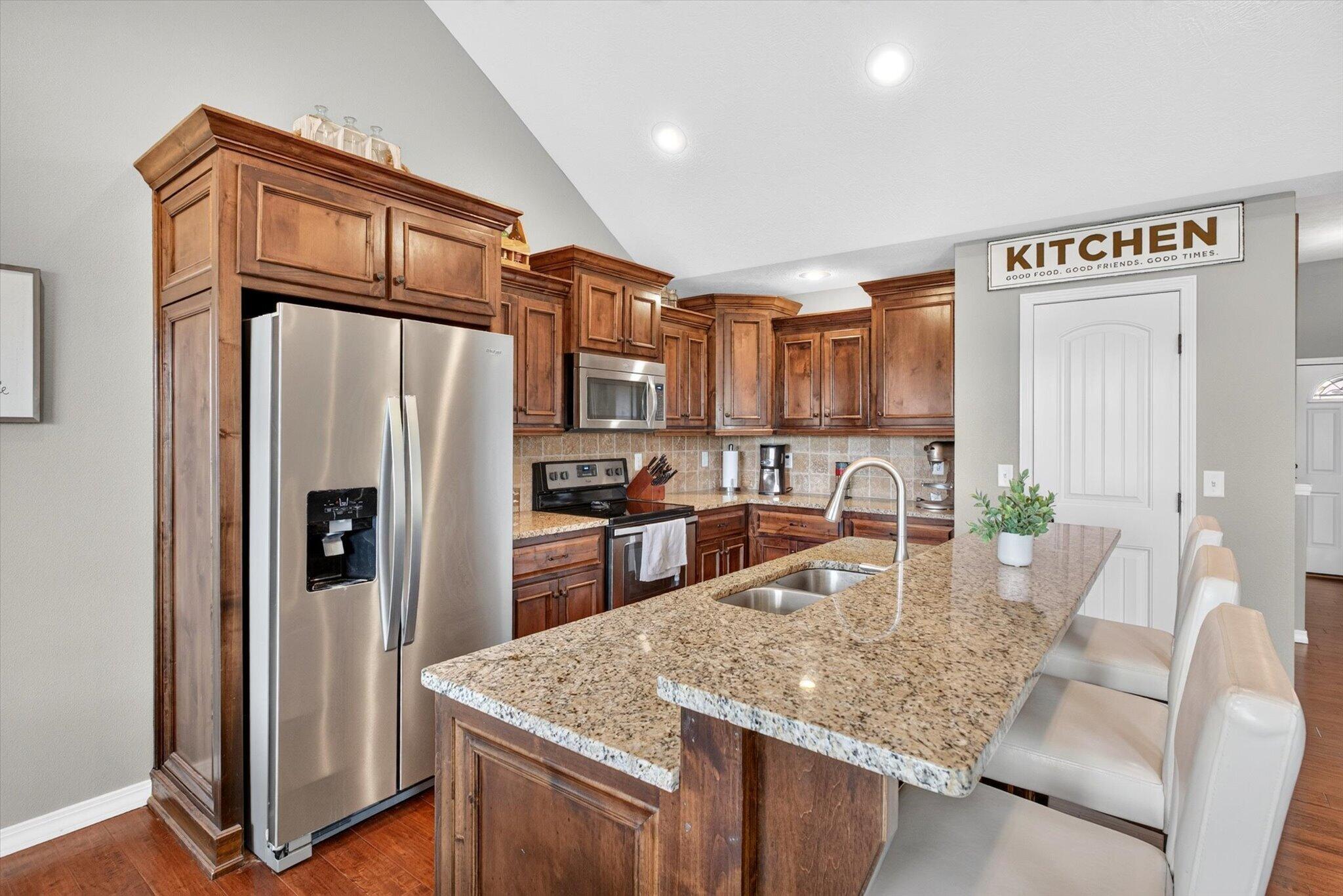 1007 East Highview Drive Property Photo 10