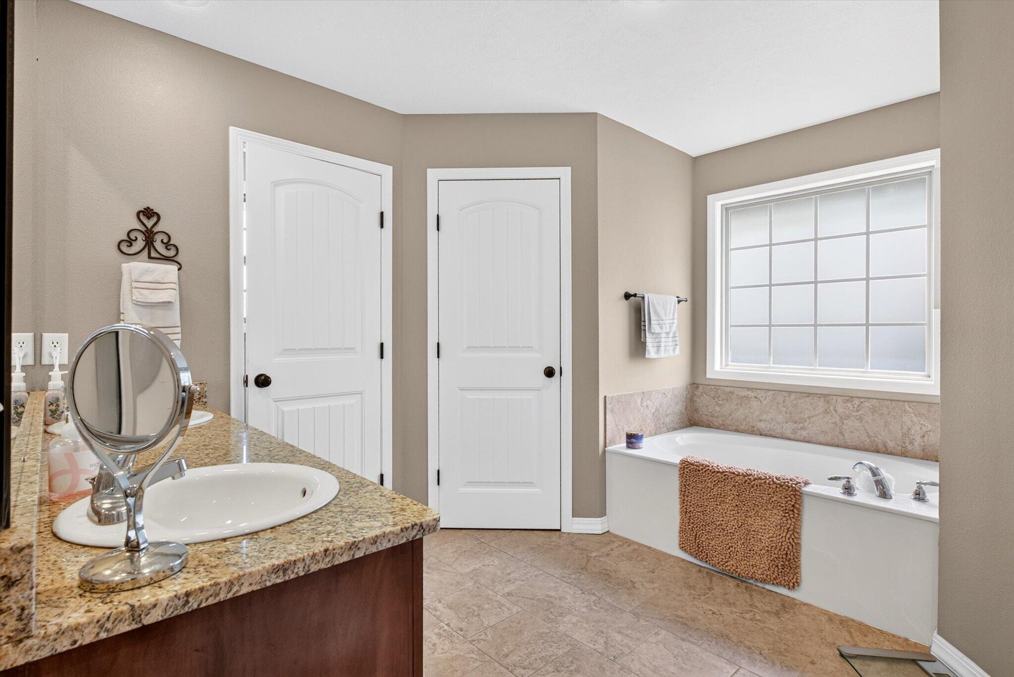 1007 East Highview Drive Property Photo 20