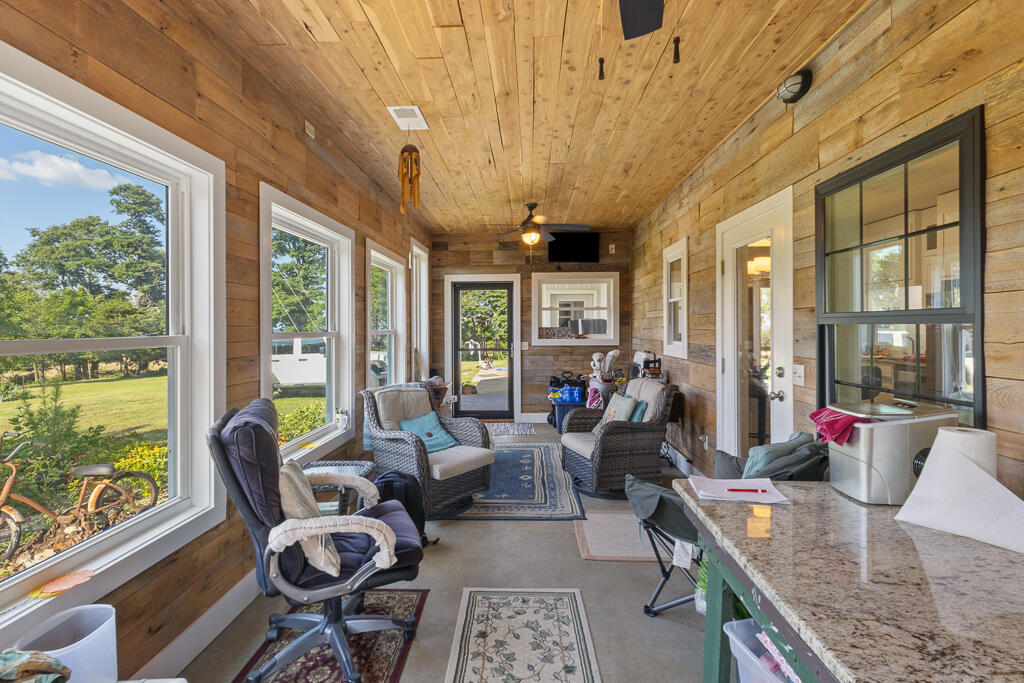 5687 Farm Road 2230 Property Photo 16