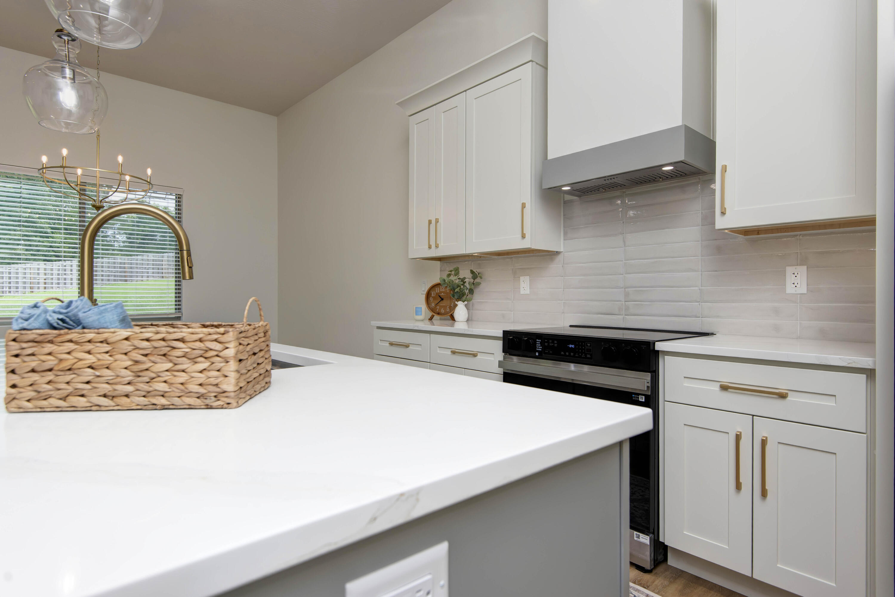 1539 West Gaslight Drive Property Photo 12