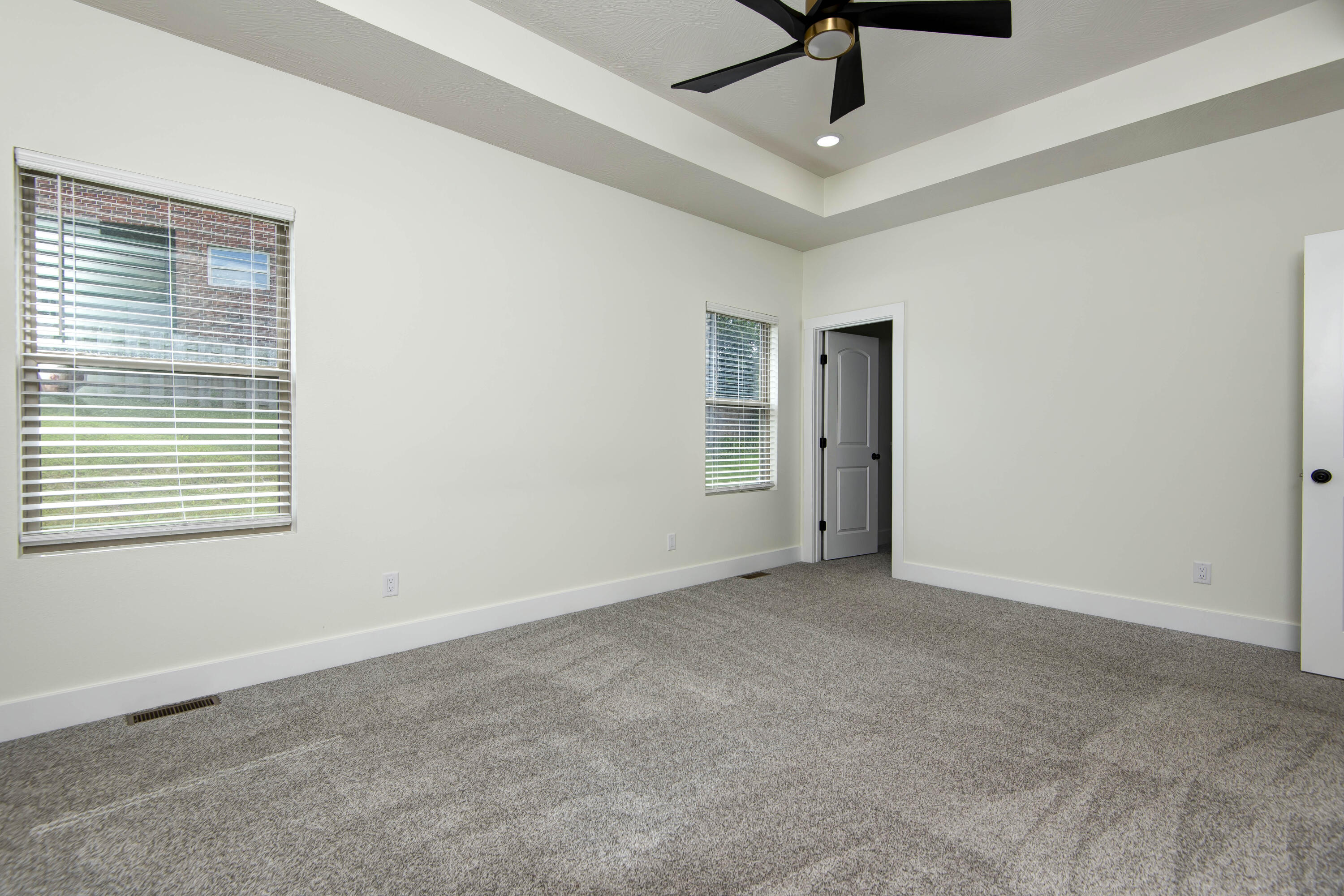 1539 West Gaslight Drive Property Photo 15