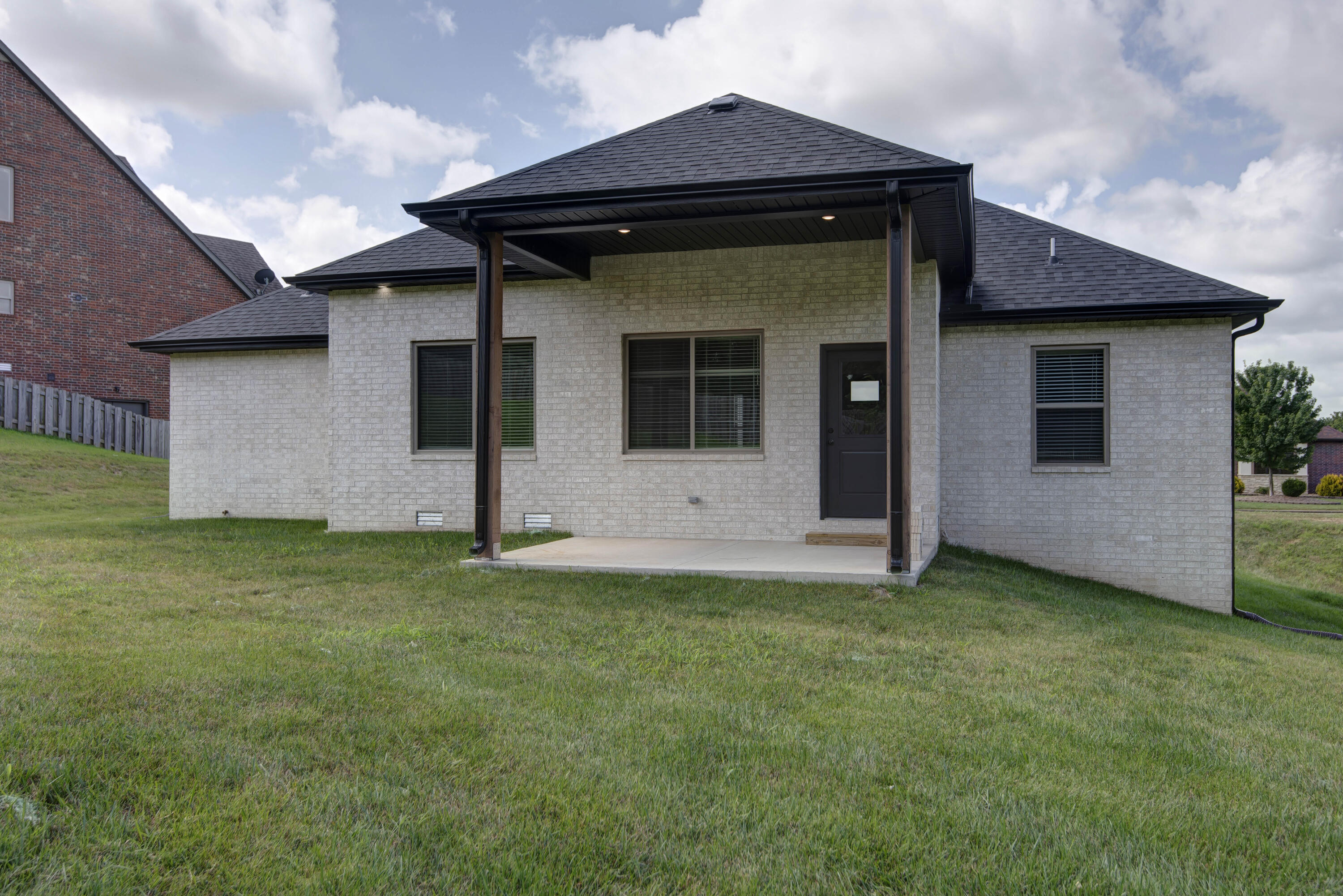 1539 West Gaslight Drive Property Photo 28