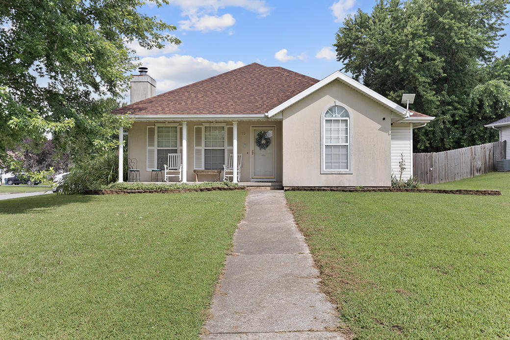705 South Whippoorwill Drive Property Photo 1