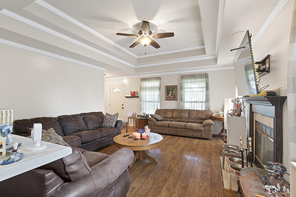 705 South Whippoorwill Drive Property Photo 4