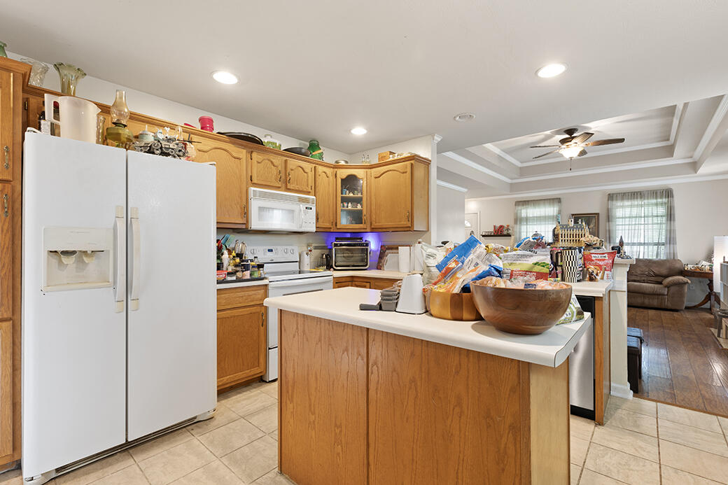 705 South Whippoorwill Drive Property Photo 6
